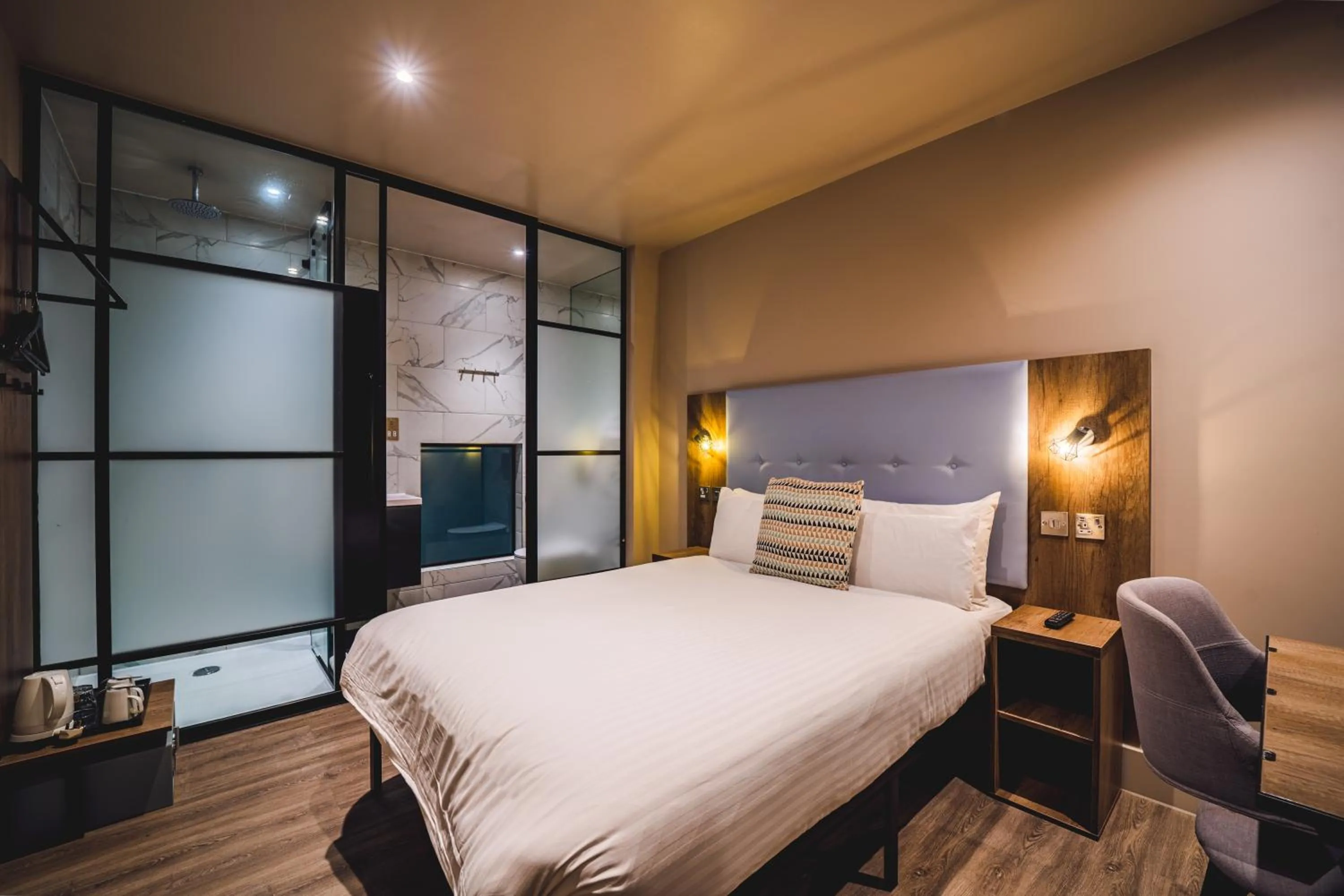 Double Room without Window in Euston Square Hotel