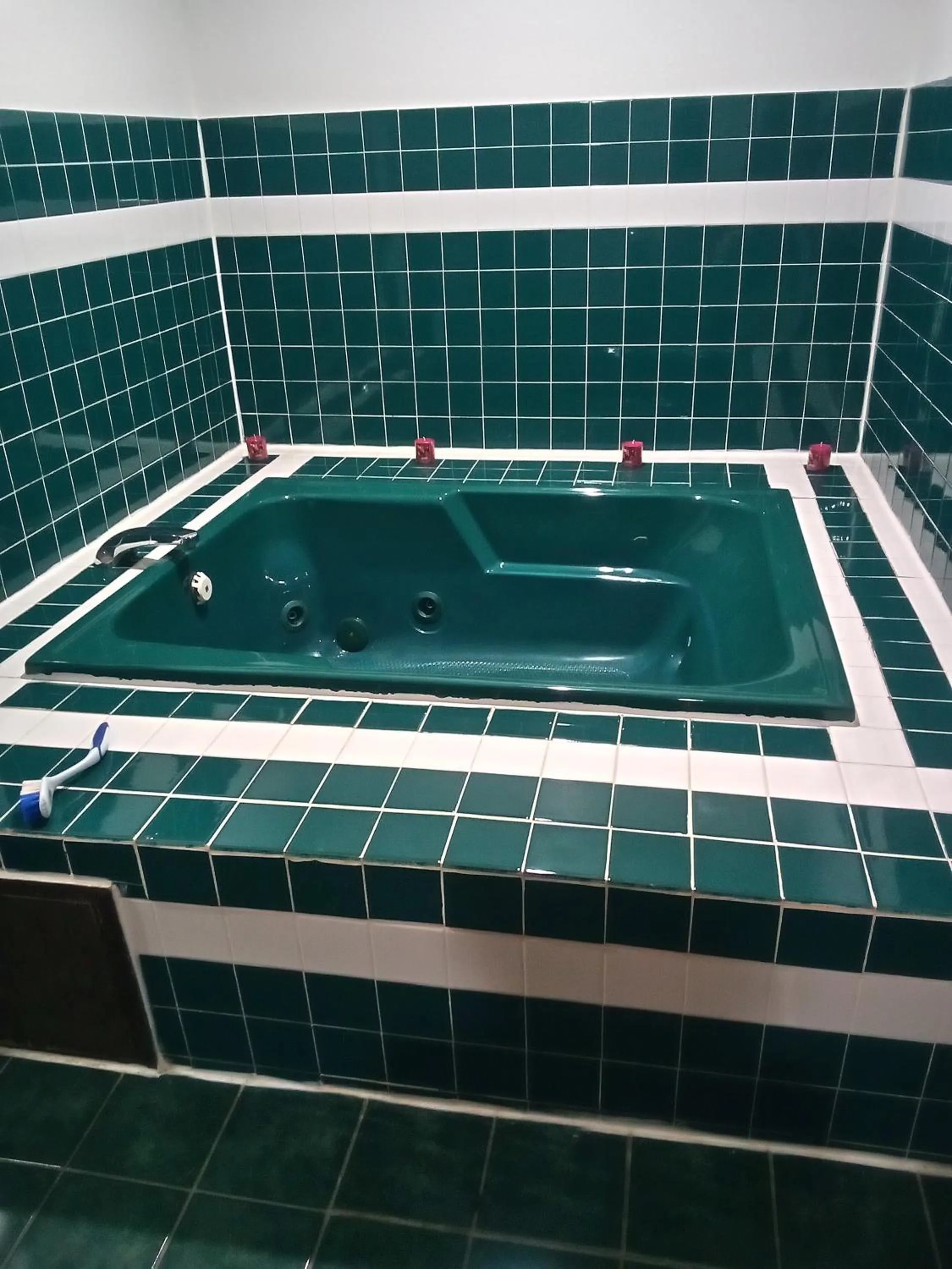 Suite with Hot Tub in Relax Inn