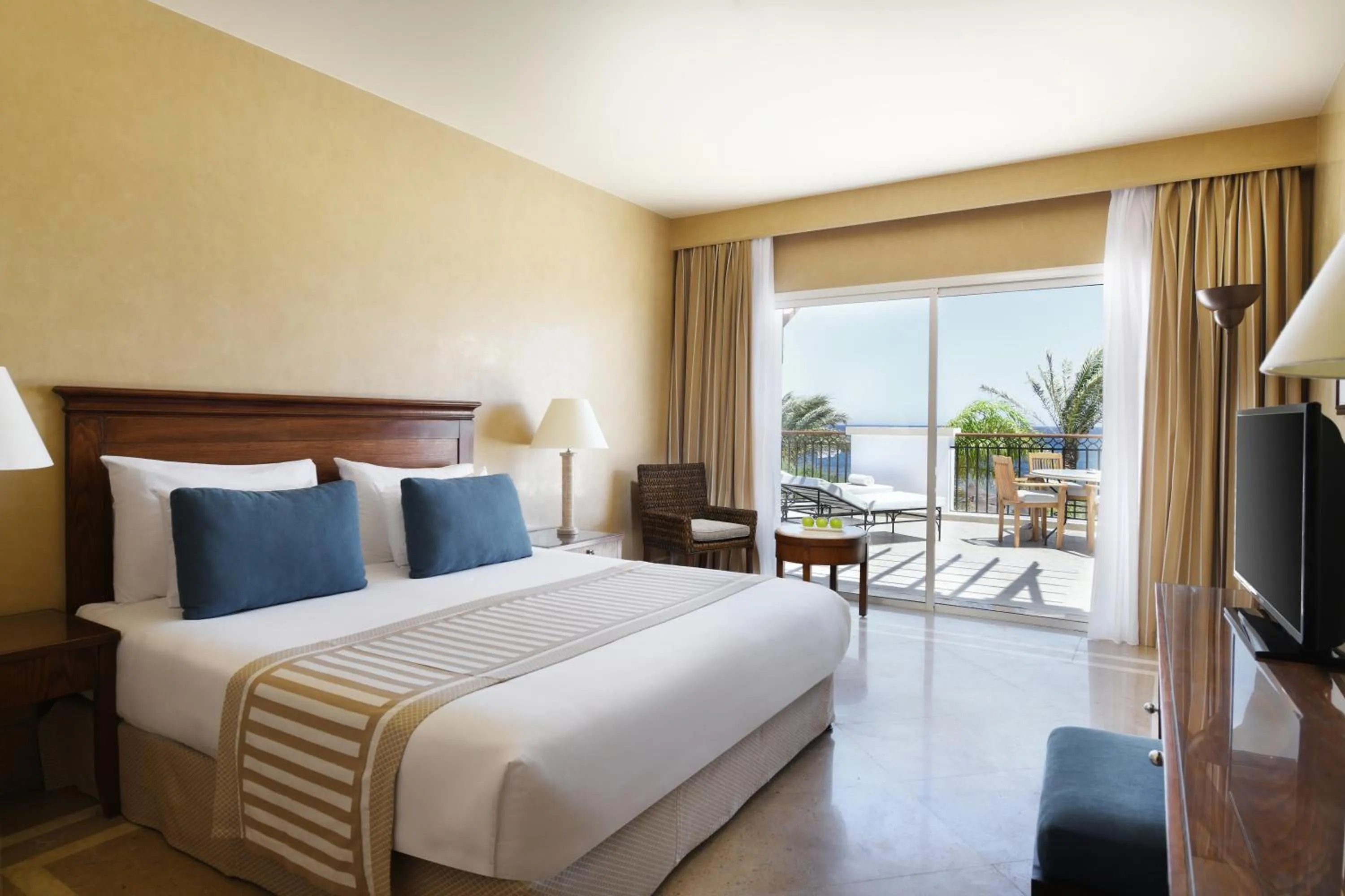 Royal Suite with Sea View in JAZ Dahabeya