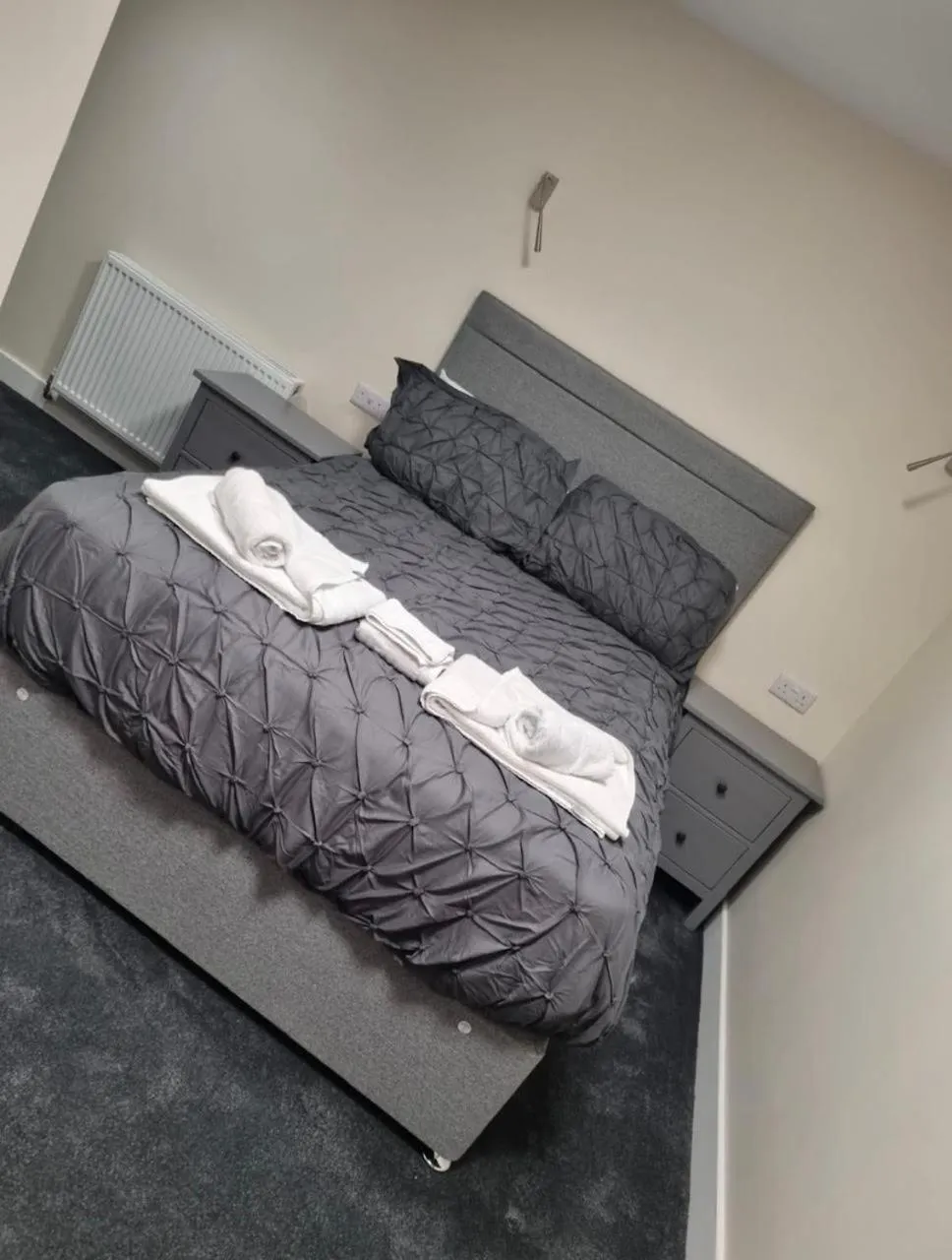 King Room in Burnett Arms Hotel