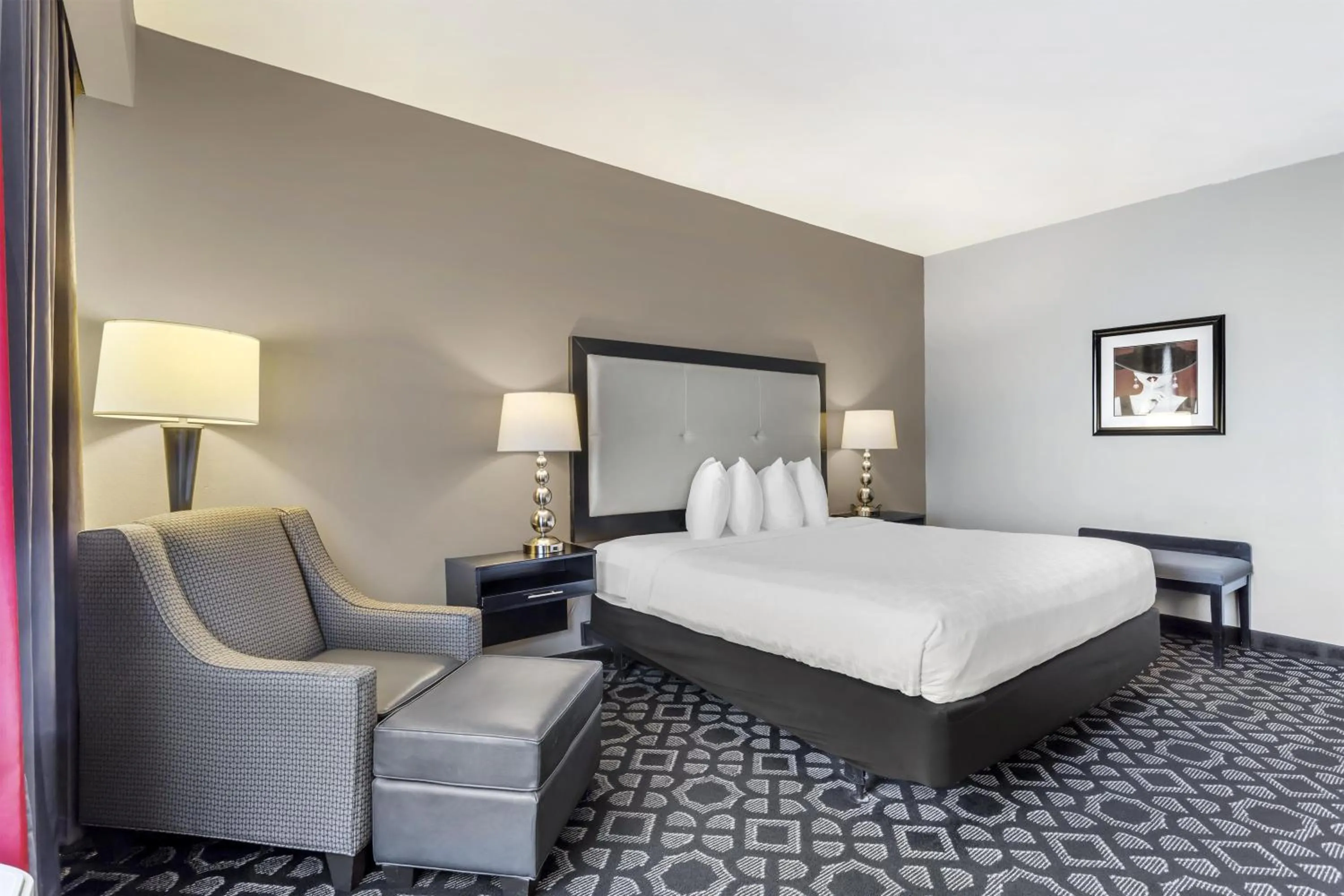 King Room with Bath Tub - Mobility Accessible/Non-Smoking in Best Western Plus Laredo Inn & Suites