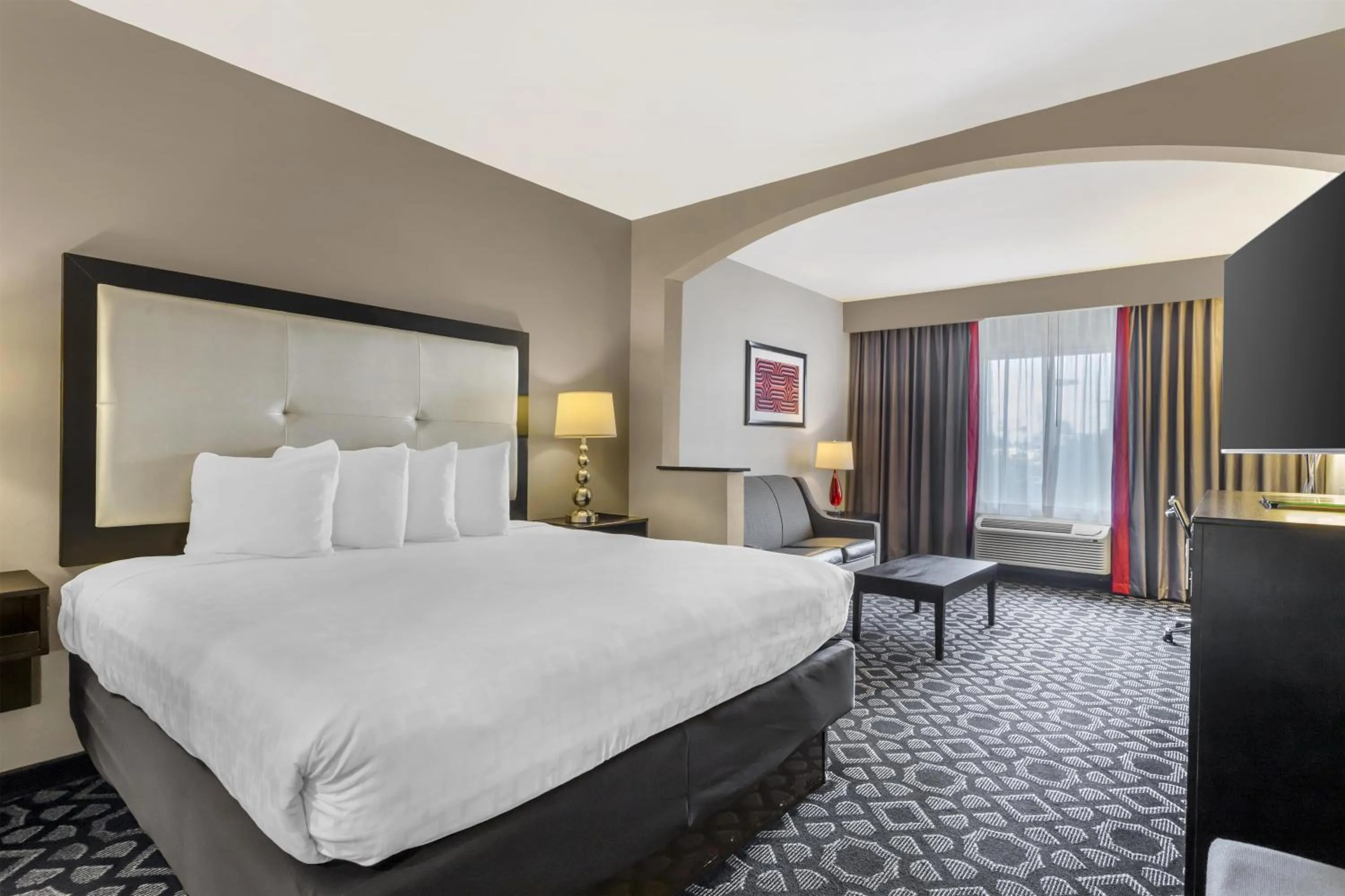 King Suite with Sofa Bed in Best Western Plus Laredo Inn & Suites