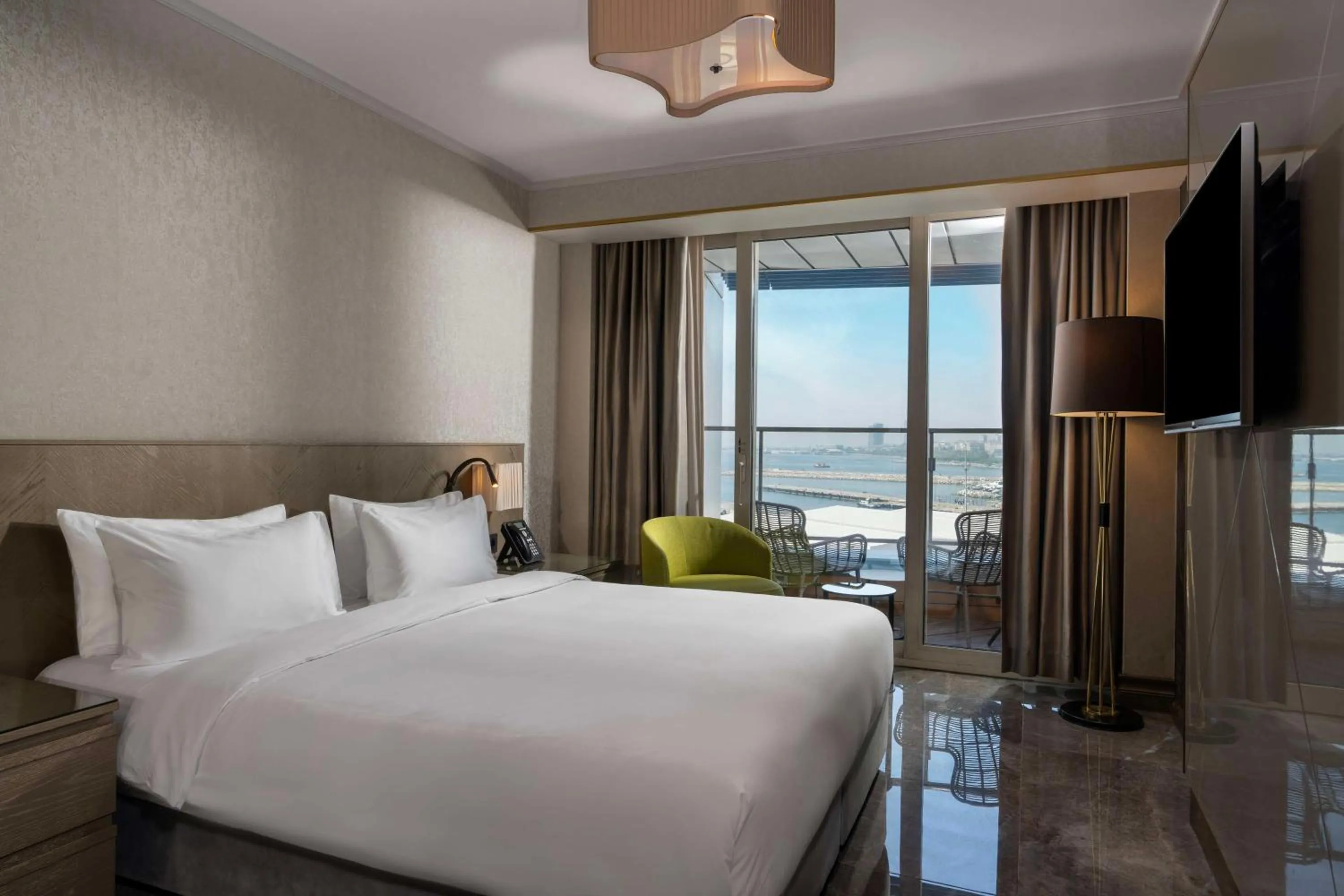 Standard Room with Balcony in Radisson Blu Hotel Istanbul Ottomare