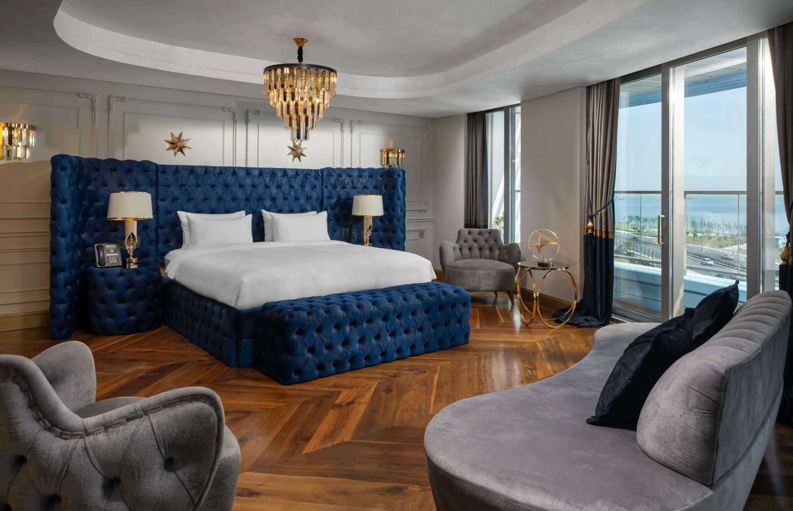 Presidential Suite with Panoramic Sea View in Radisson Blu Hotel Istanbul Ottomare