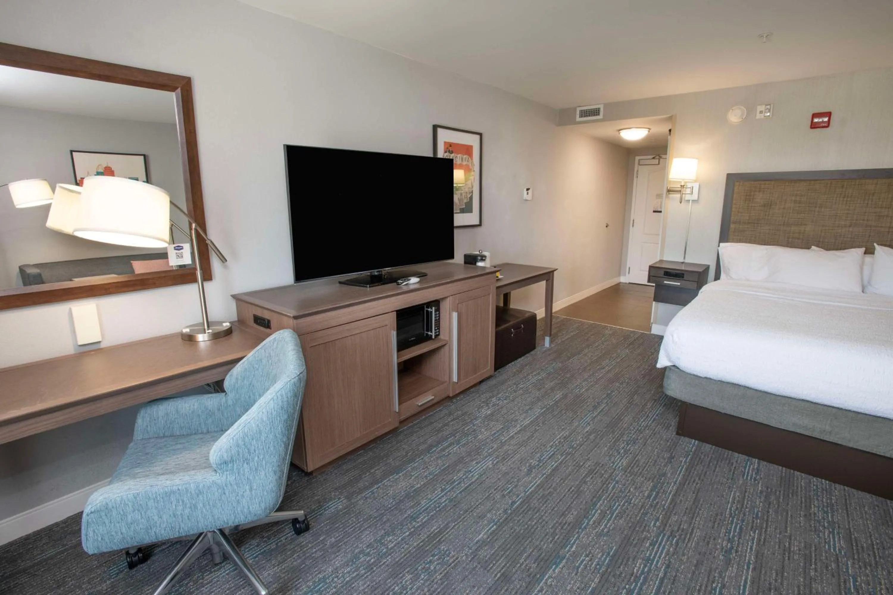 King Room - Hearing Access/Non-Smoking in Hampton Inn & Suites - Cincinnati/Kenwood, OH