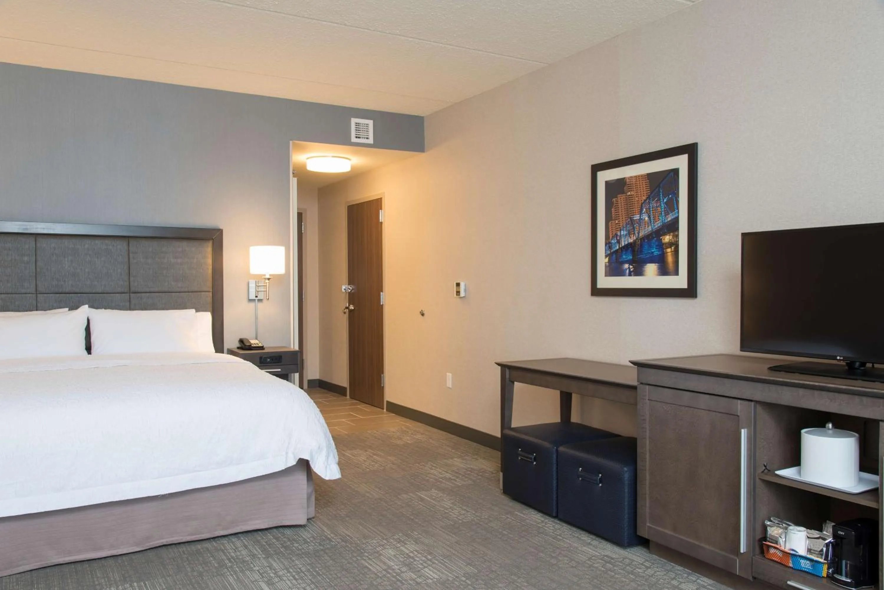 King Room with Sofa Bed - Non-Smoking in Hampton Inn & Suites Grand Rapids Downtown