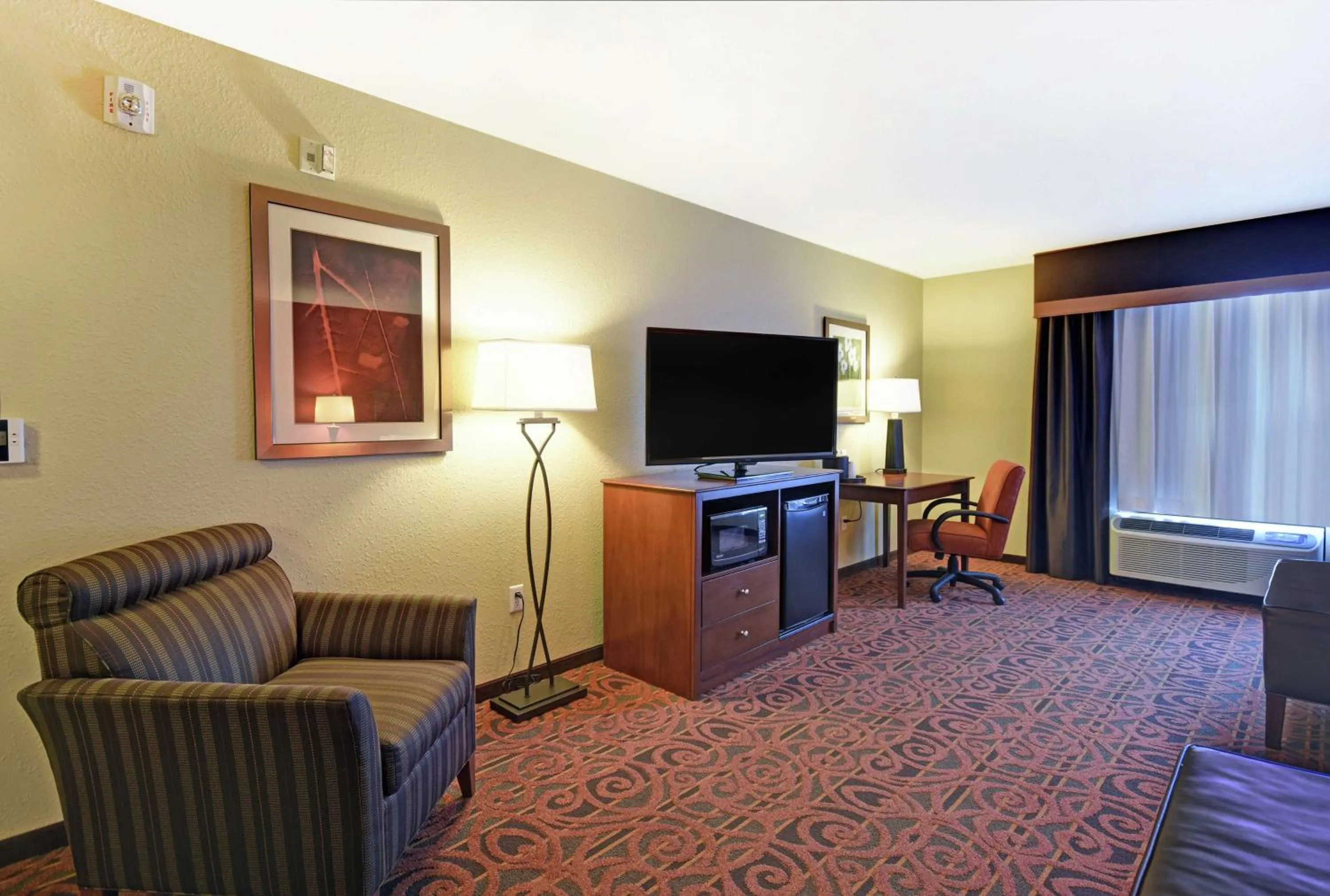 Queen Room with Two Queen Beds - Mobility Access/Non-Smoking in Hampton Inn & Suites Milwaukee/Franklin