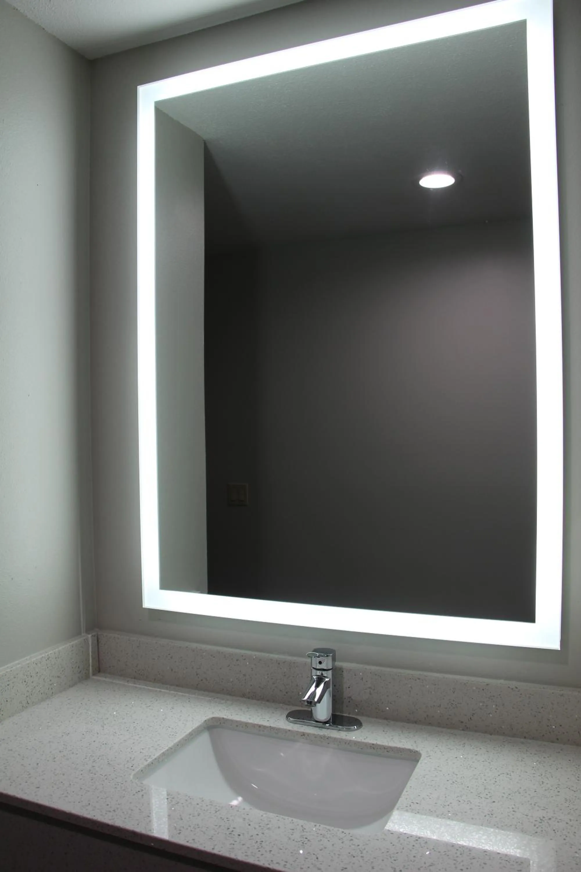 King Room - Non-Smoking in Westbridge Inn & Suites