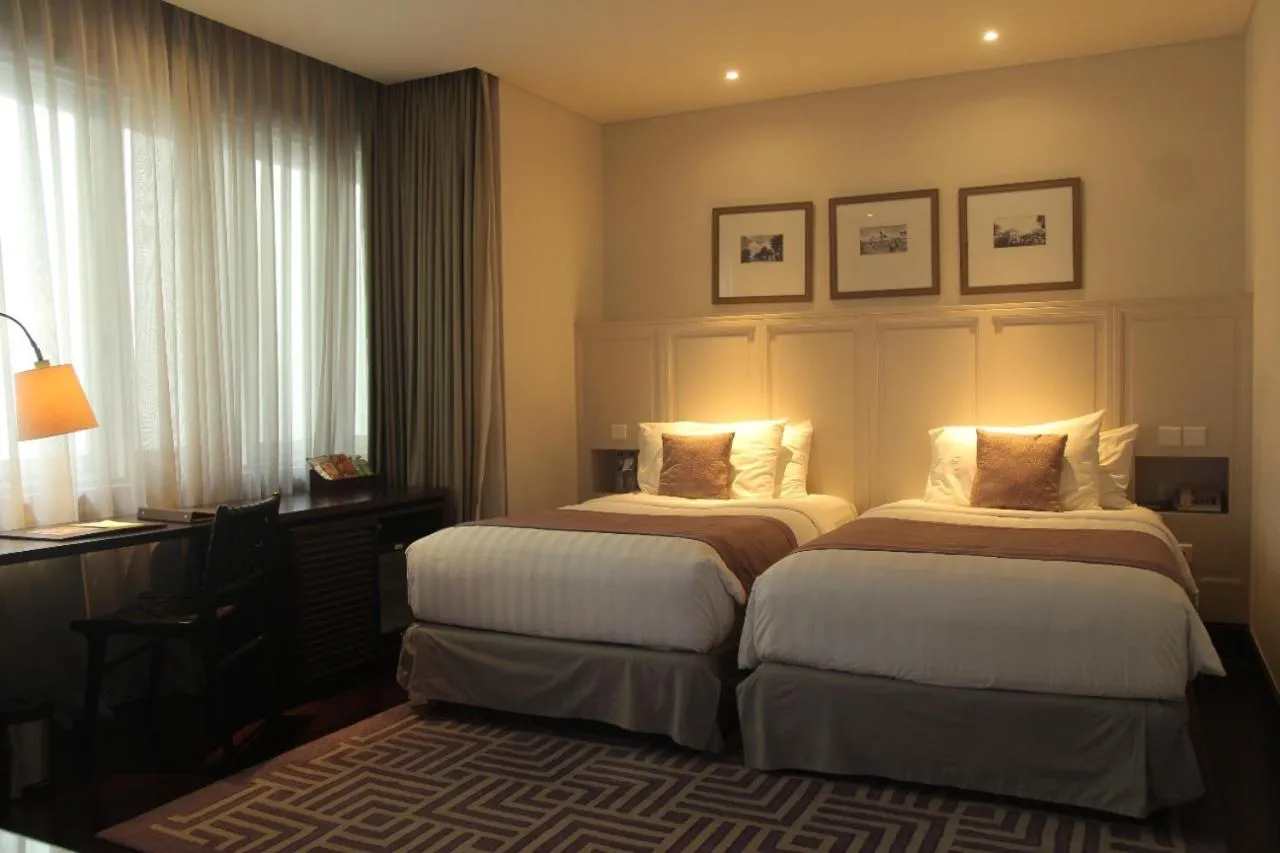 Deluxe Twin Room in The Shalimar Boutique Hotel
