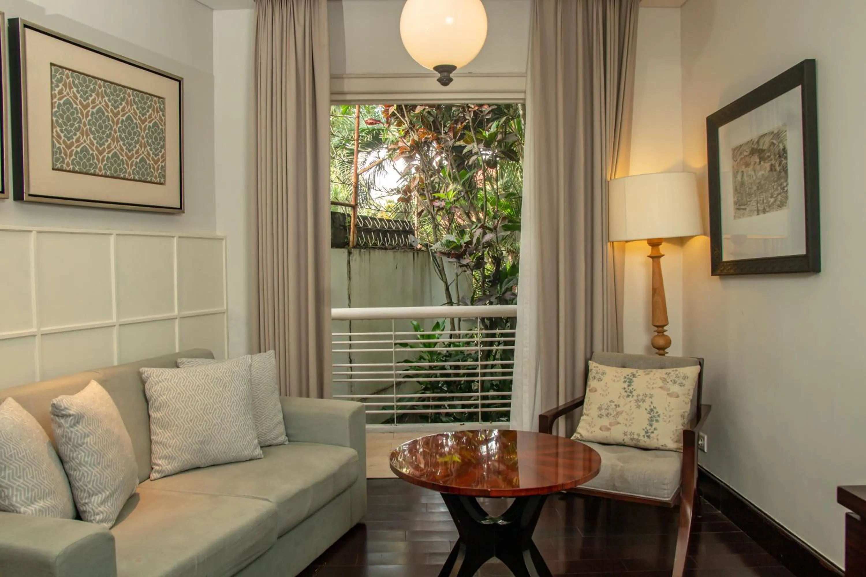 King Room in The Shalimar Boutique Hotel