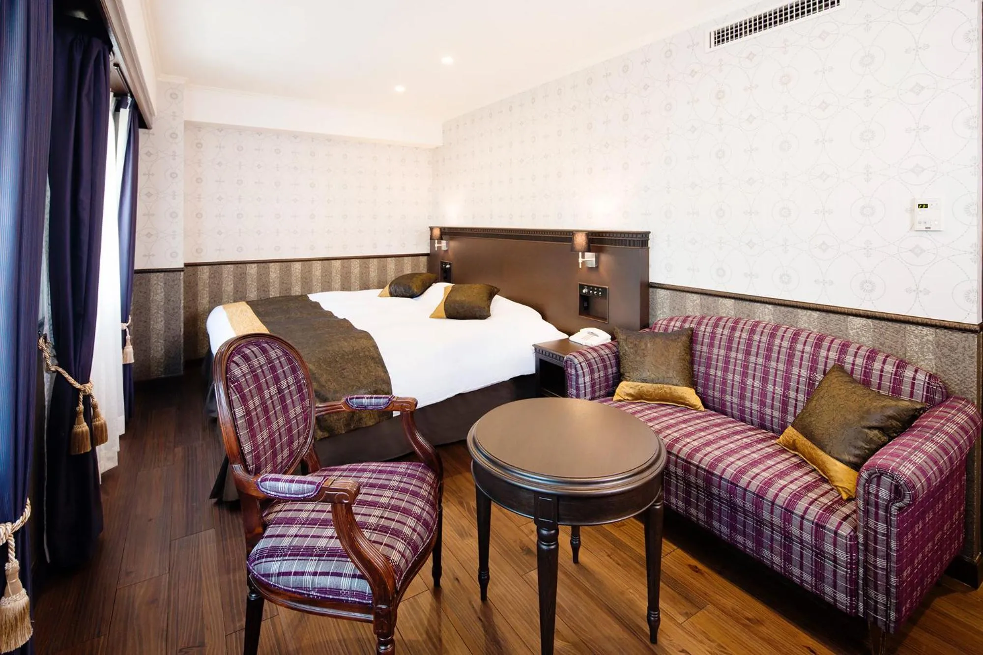 Premier King Room in Kobe Tor Road Hotel Sanraku