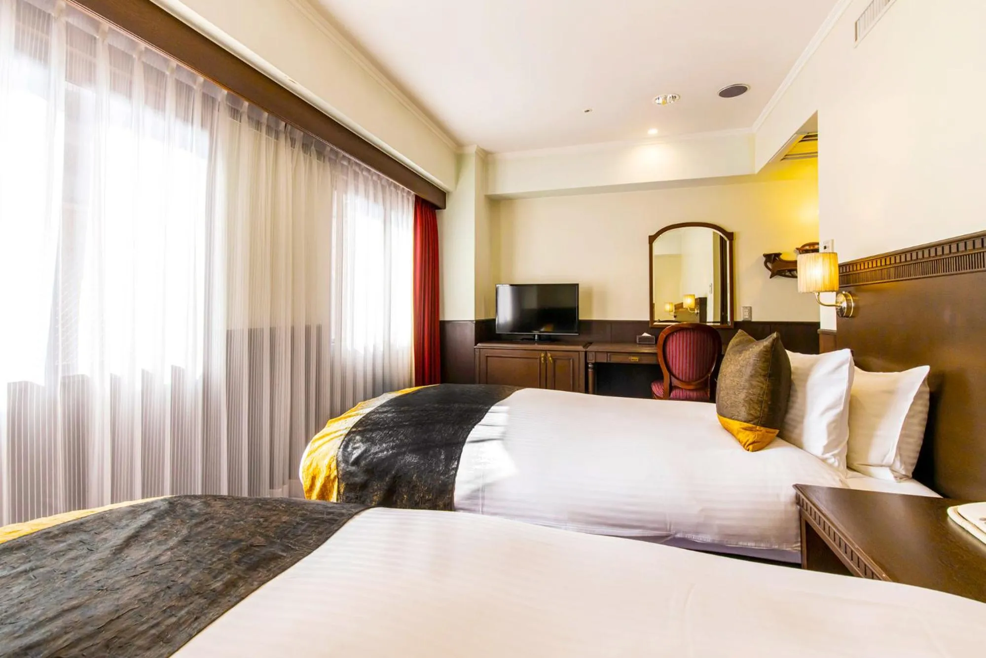 Twin Room in Kobe Tor Road Hotel Sanraku