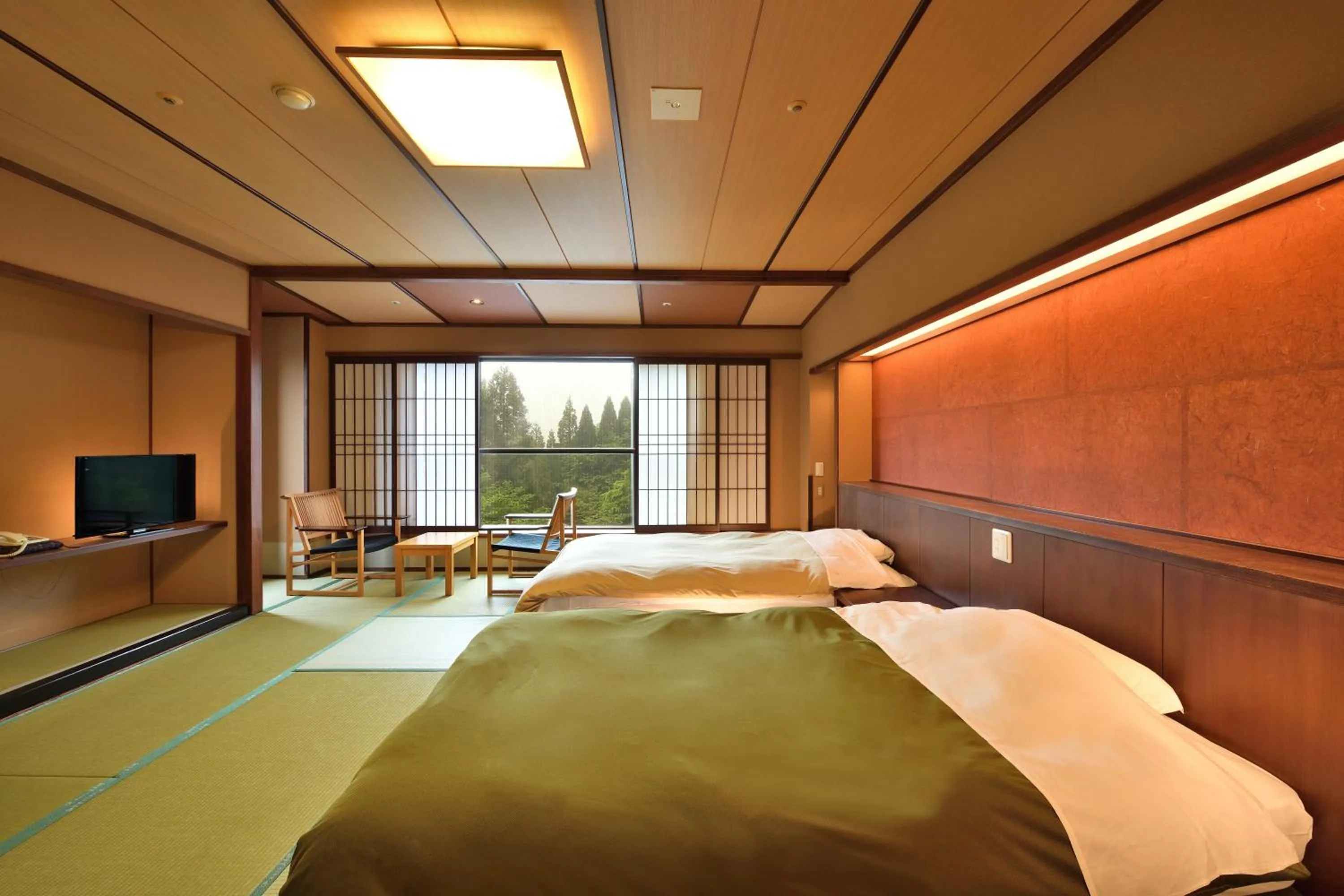 Twin Room with Tatami Area with Private Bathroom in Yunogo Onsen HOTEL YUNOMORI BISYUNKAKU