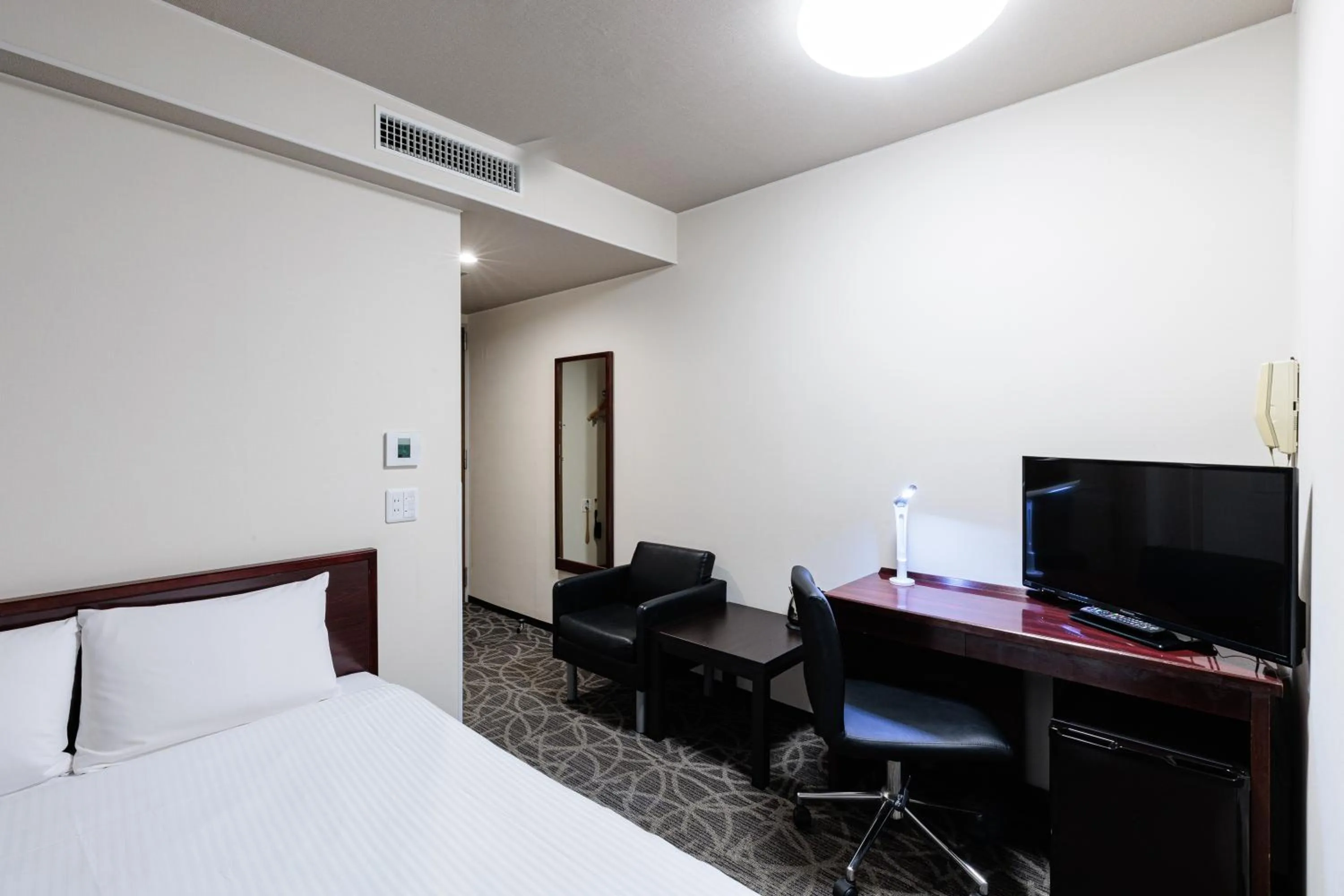 Standard Double Room - Non-Smoking in Hotel Silk Tree Nagoya