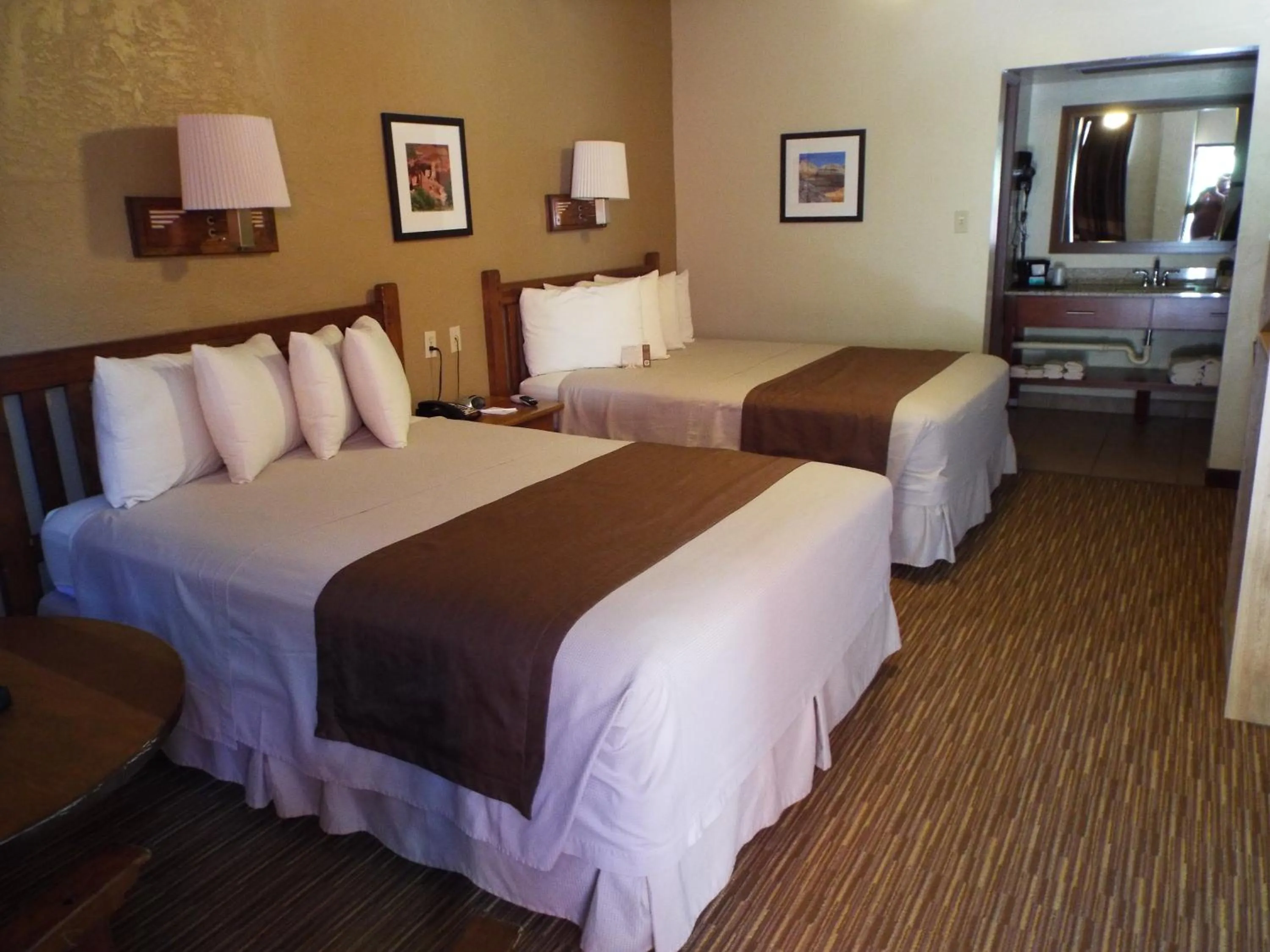 Standard Double Room in Thunderbird Lodge