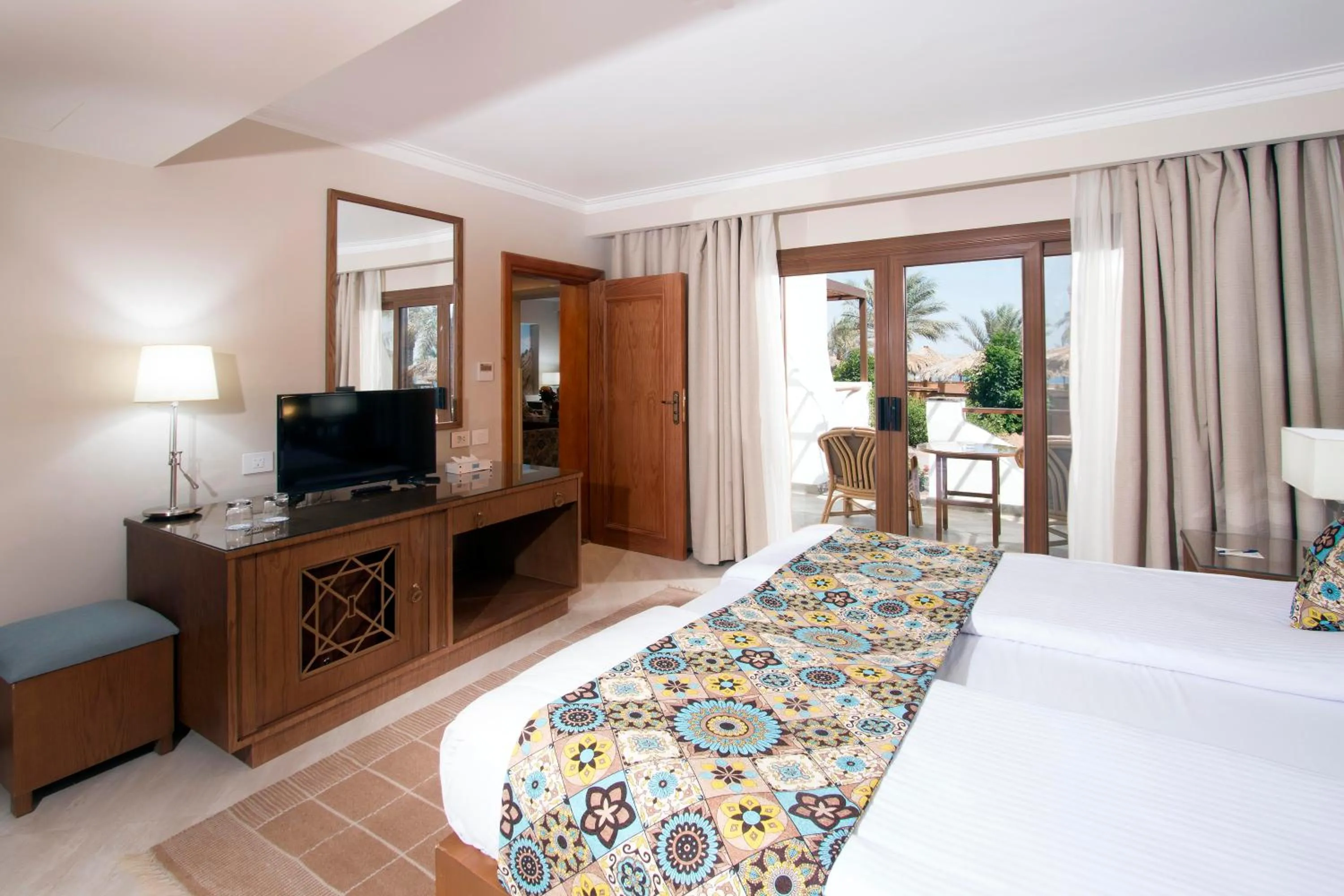 Deluxe Suite with Sea View in Swiss Inn Resort Dahab