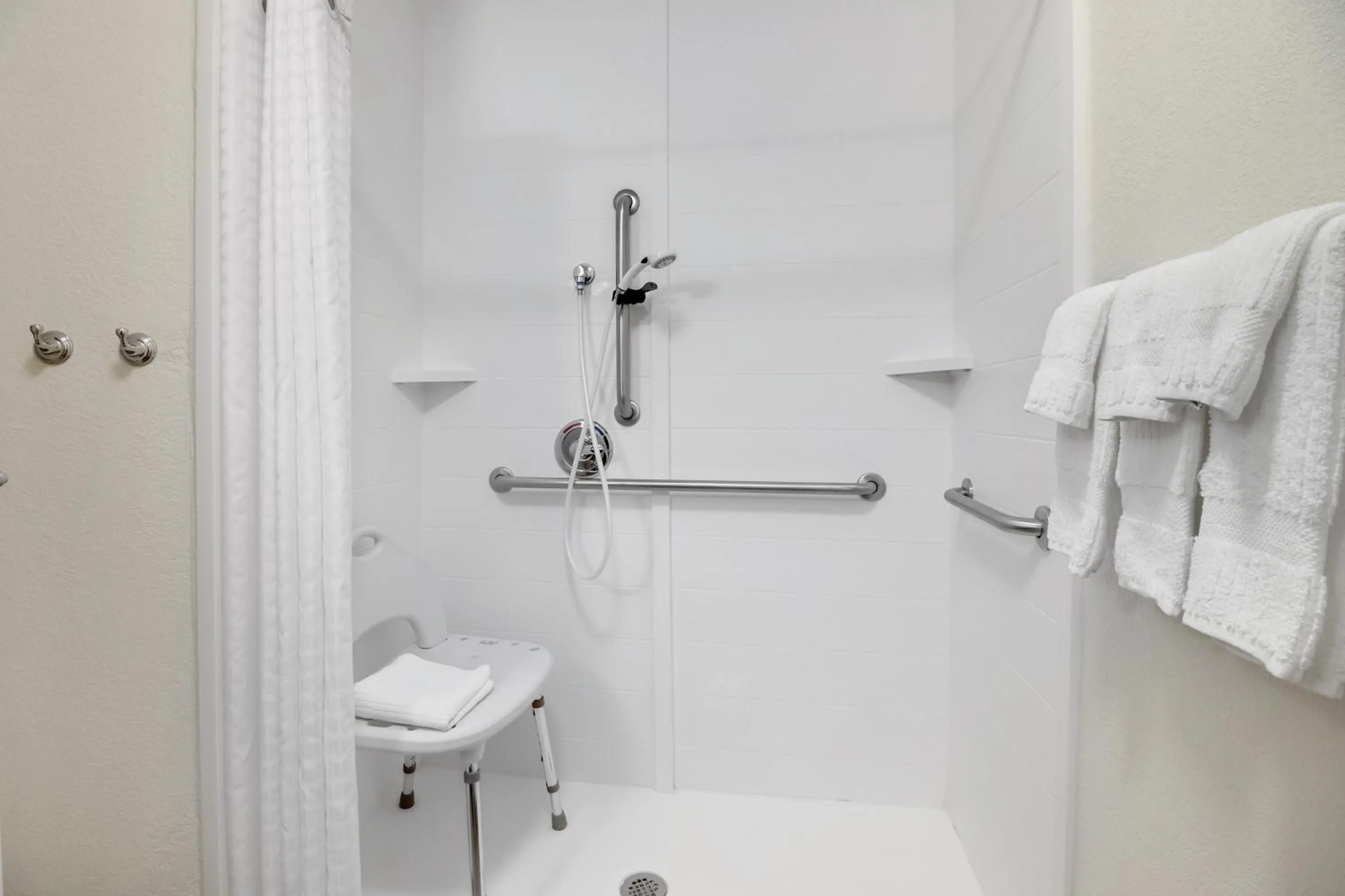 Queen Studio Suite - Disability Access Roll in Shower/Non-Smoking in Candlewood Suites Waco by IHG