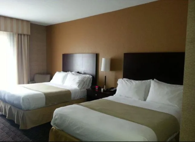 Queen Room with Two Queen Beds- Hearing Accessible Roll in Shower/Non-Smoking in Holiday Inn Express & Suites Arkadelphia - Caddo Valley by IHG