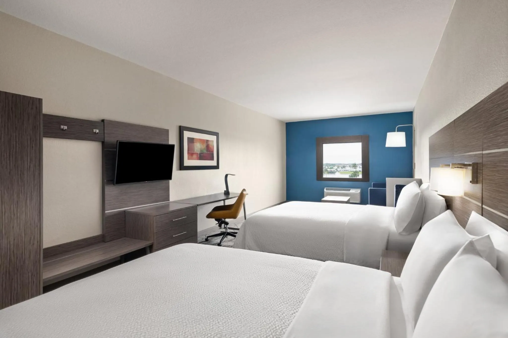 Queen Suite with Two Queen Beds in Holiday Inn Express & Suites Boynton Beach by IHG