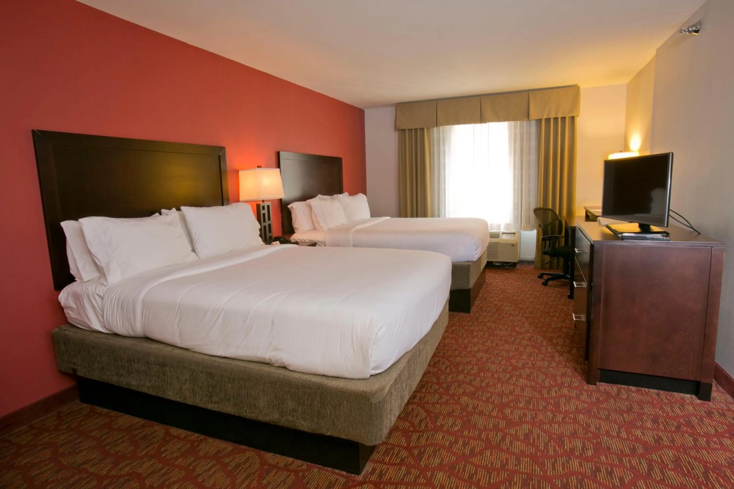 Standard Queen Room with Two Queen Beds in Holiday Inn Express & Suites Brookhaven by IHG