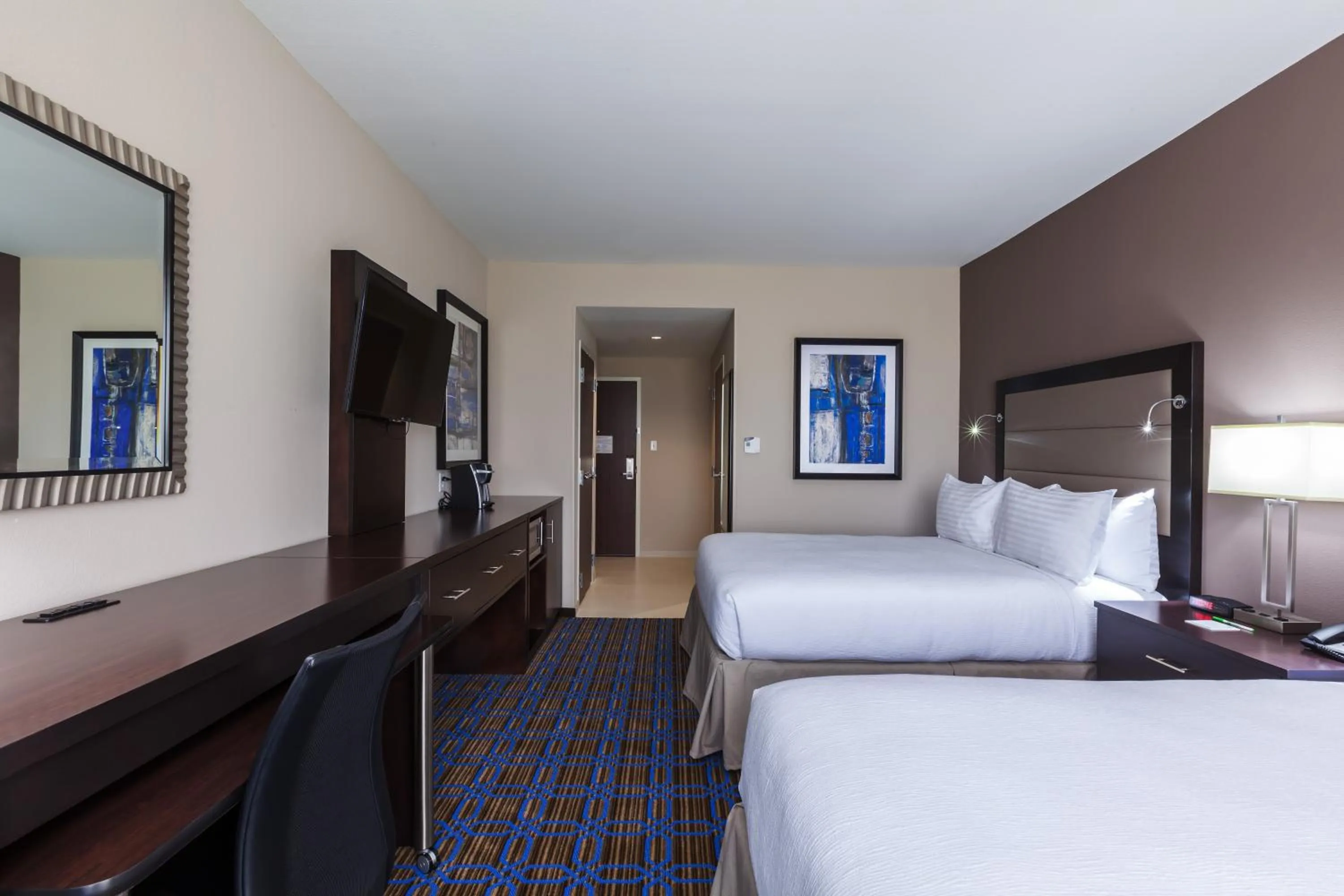 Queen Room with Two Tween Beds - Non Smoking in Clarion Hotel The Colony - Plano West