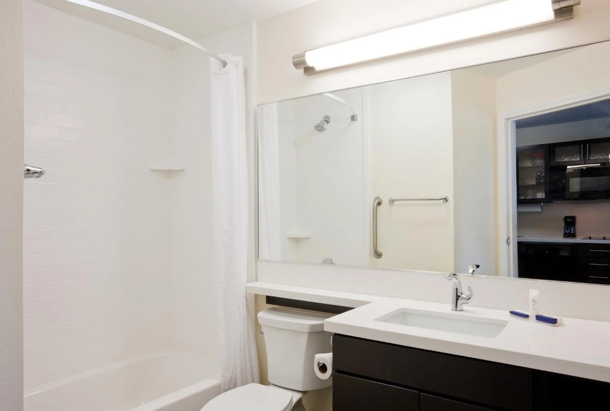 Studio Queen Suite in Candlewood Suites Dickinson by IHG