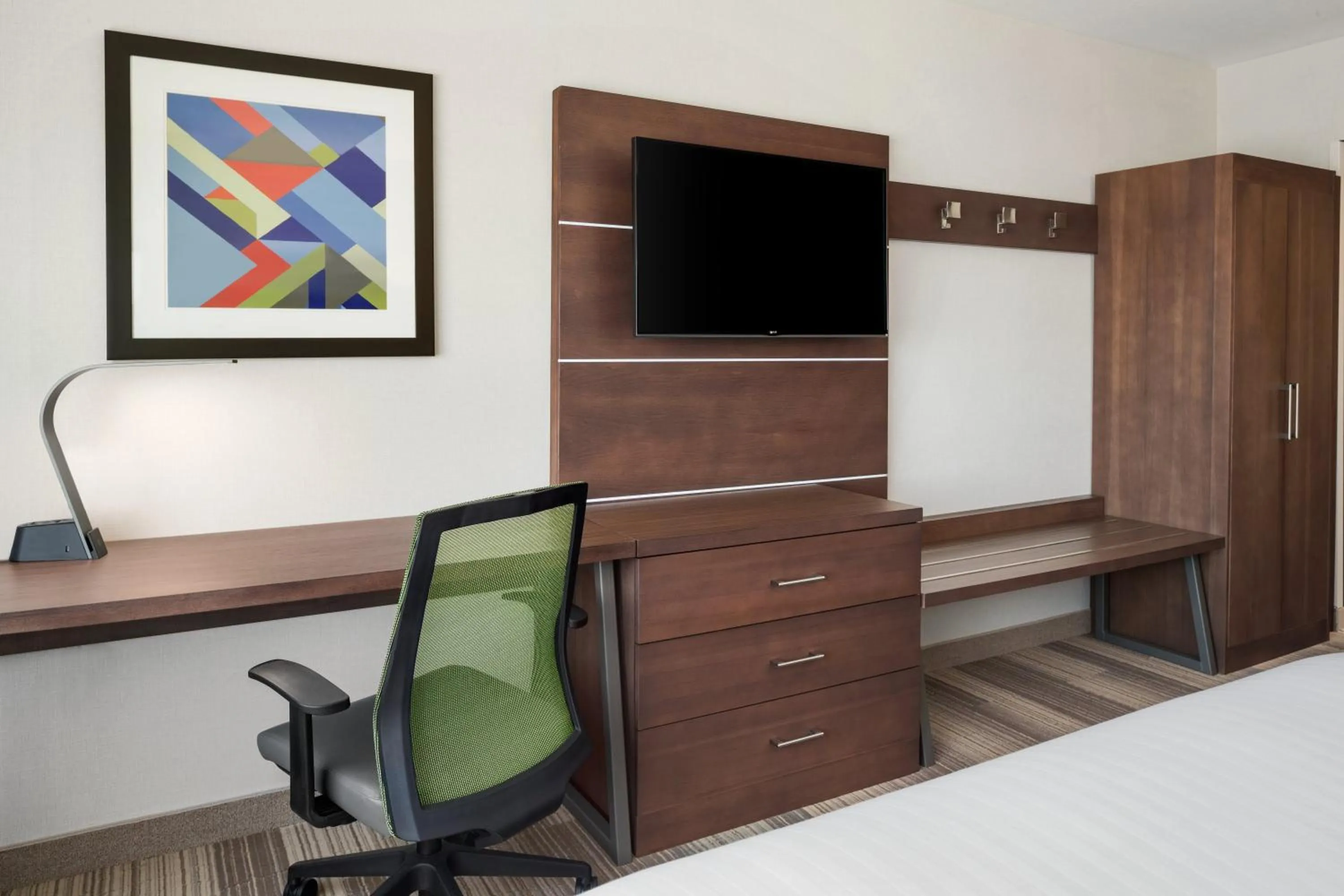 King Suite in Holiday Inn Express & Suites Duluth North - Miller Hill by IHG
