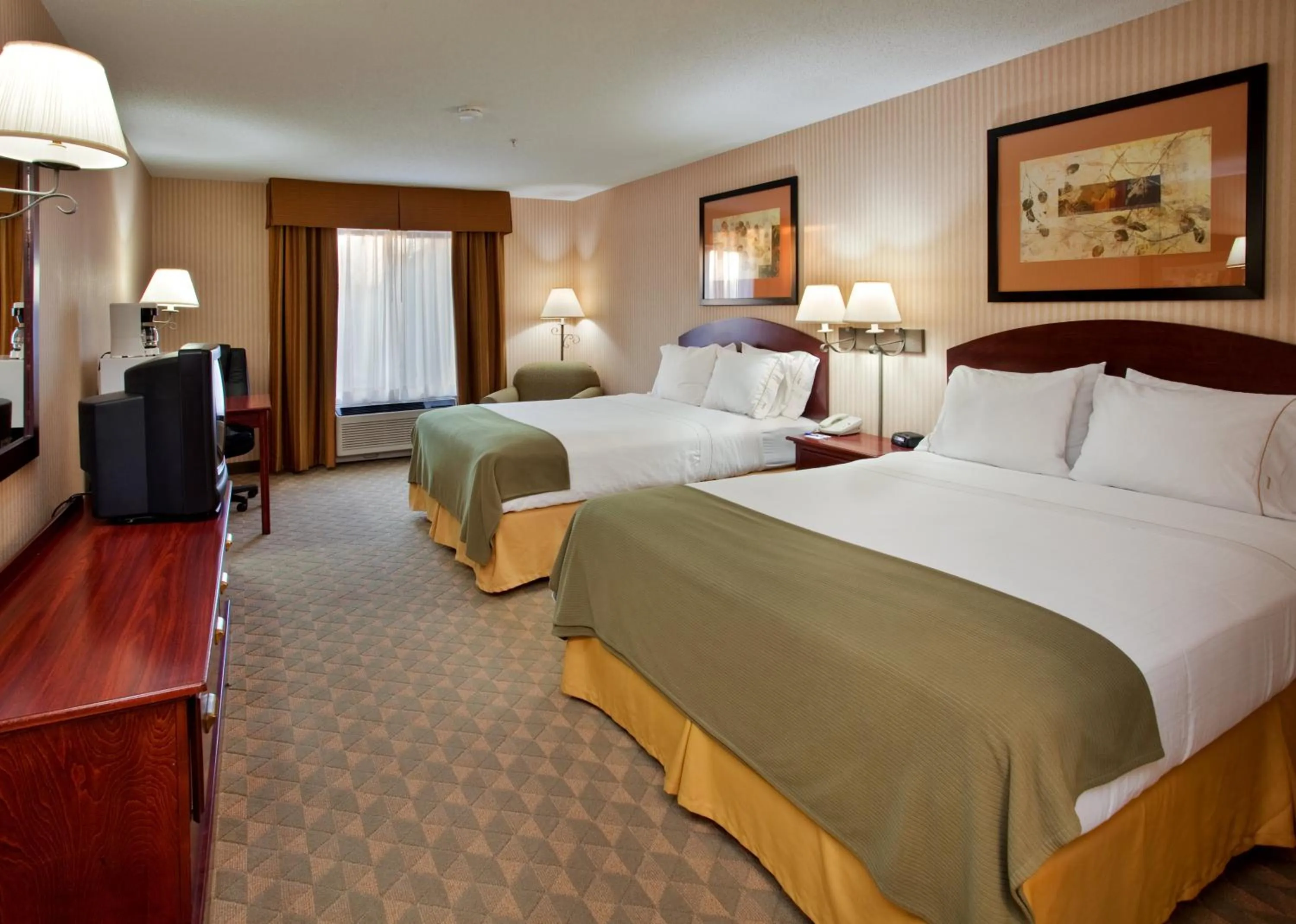Queen Room with Two Queen Beds in Spark By Hilton Lansing