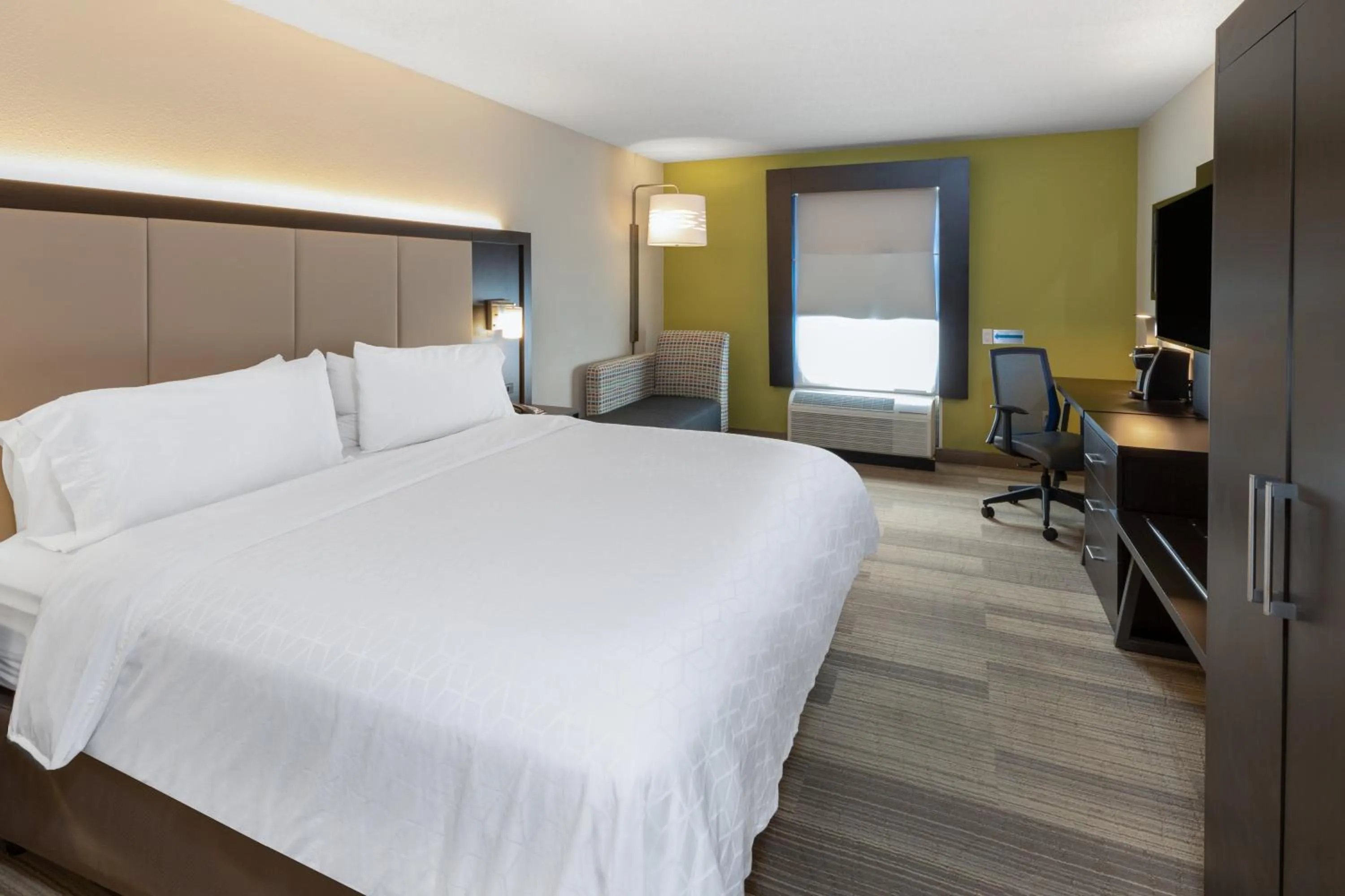 King Room - Mobility Access/Hearing Accessible in Holiday Inn Express Minden by IHG