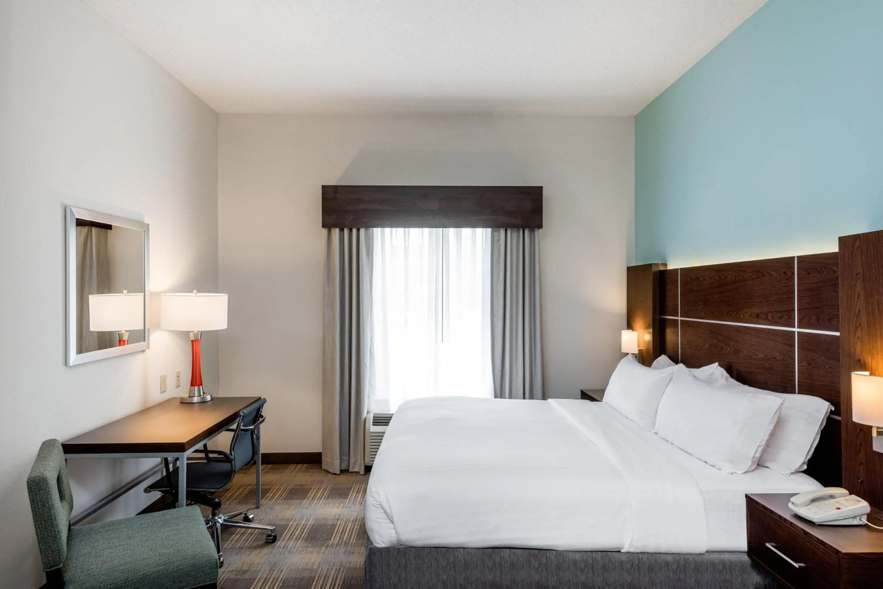 Standard King Room - Communications Accessible in Holiday Inn Express & Suites - Grenada by IHG