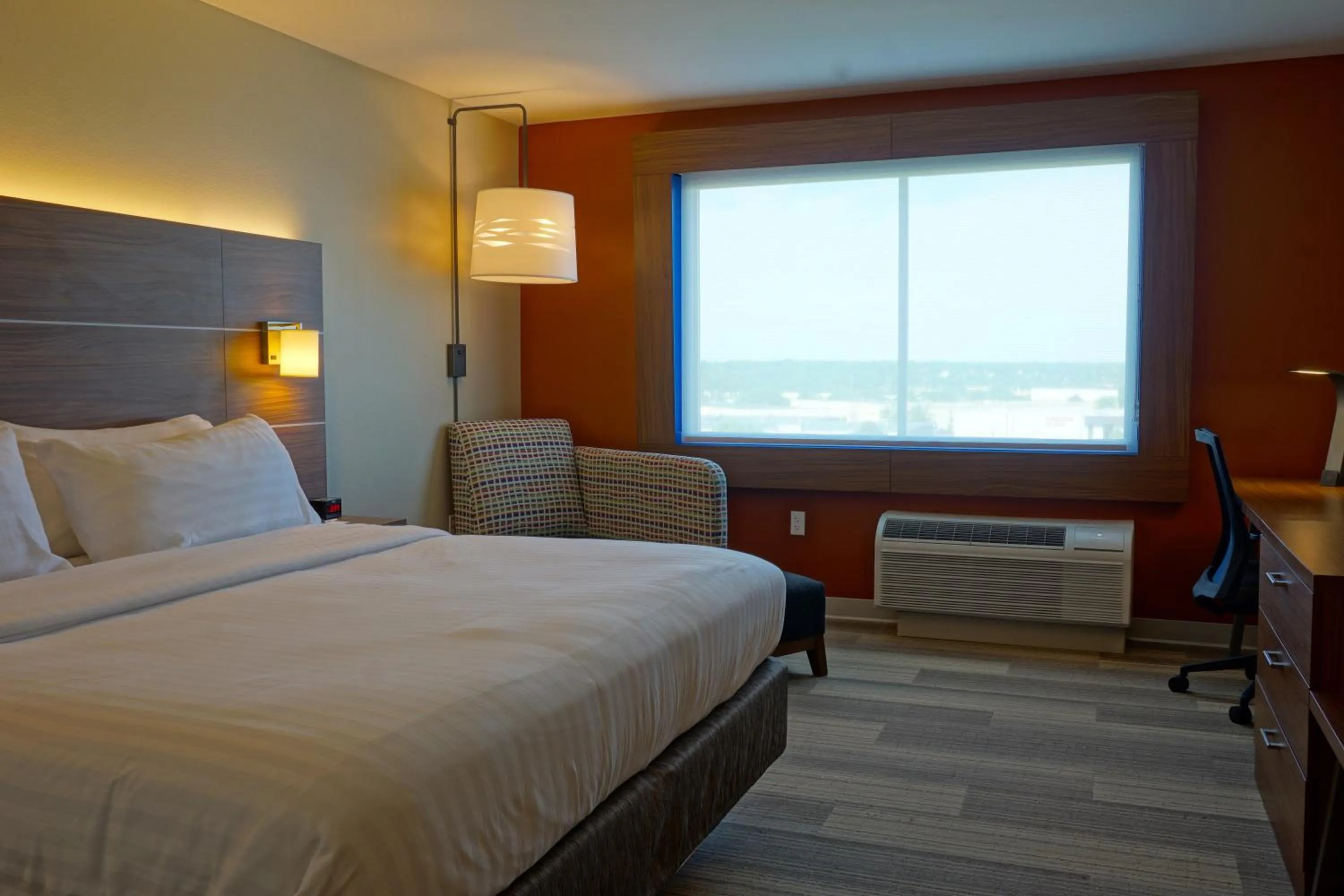 King Room - Mobility Access/Hearing Accessible in Holiday Inn Express & Suites Omaha - Millard Area by IHG