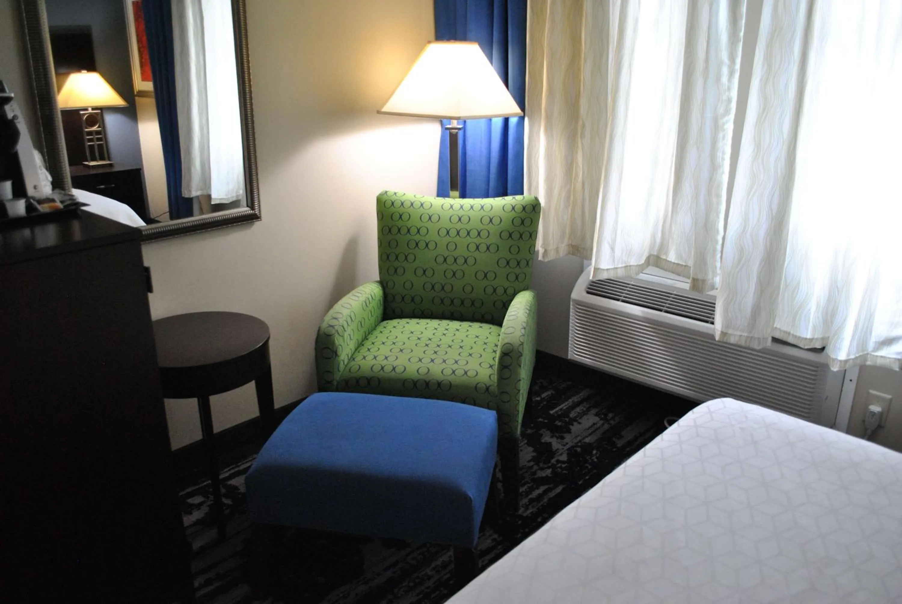 King Room - Non-Smoking in Best Western Owego Inn