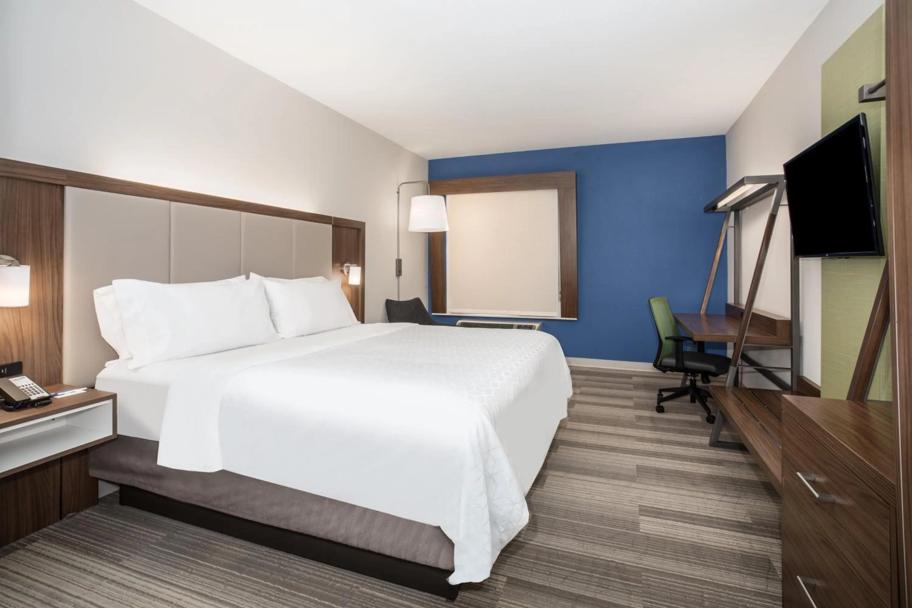 Standard King Room with Extra Space in Holiday Inn Express Slidell by IHG