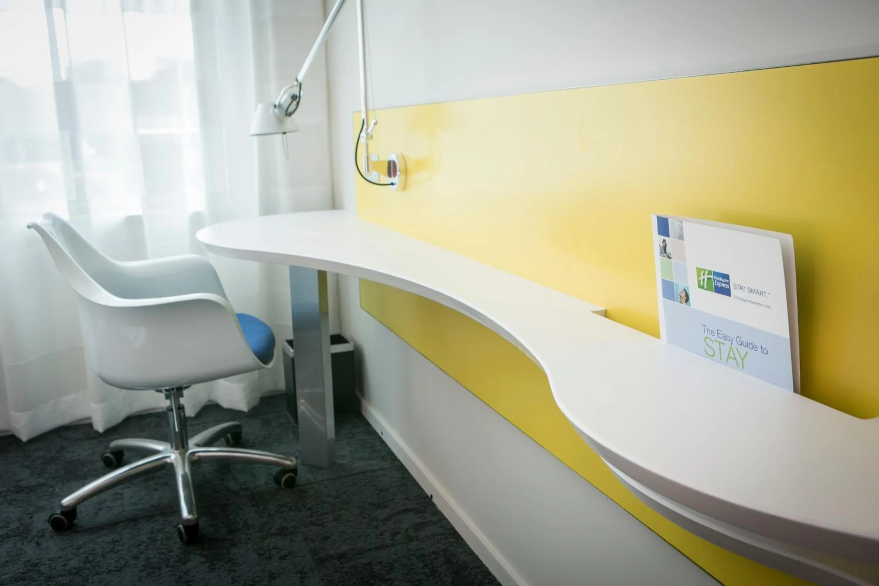 Standard Queen Room with Walk In Shower - Free Breakfast in Holiday Inn Express Sydney Macquarie Park by IHG