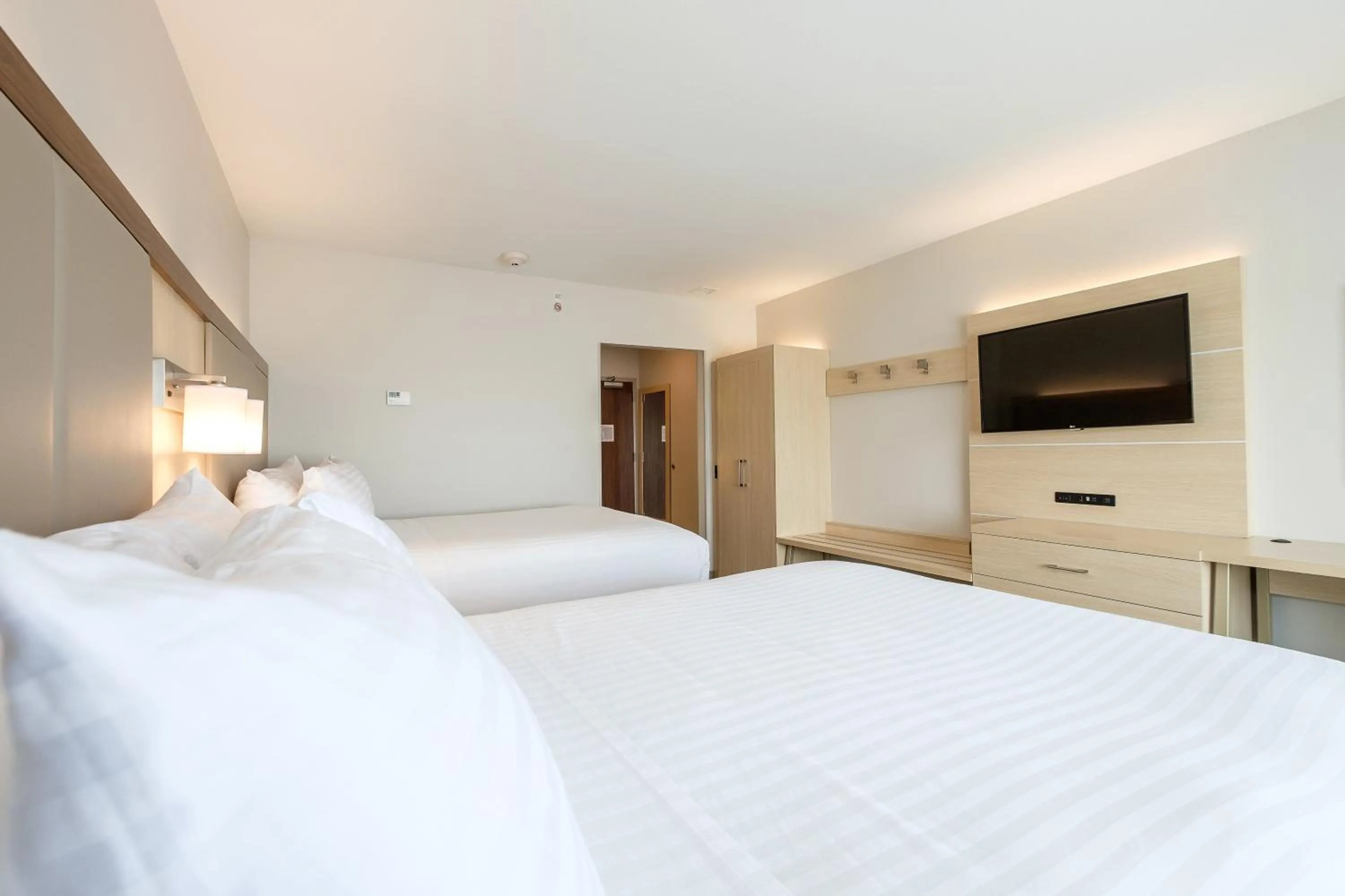 Standard Queen Room with Two Queen Beds in Holiday Inn Express & Suites Eagan - Minneapolis Area by IHG