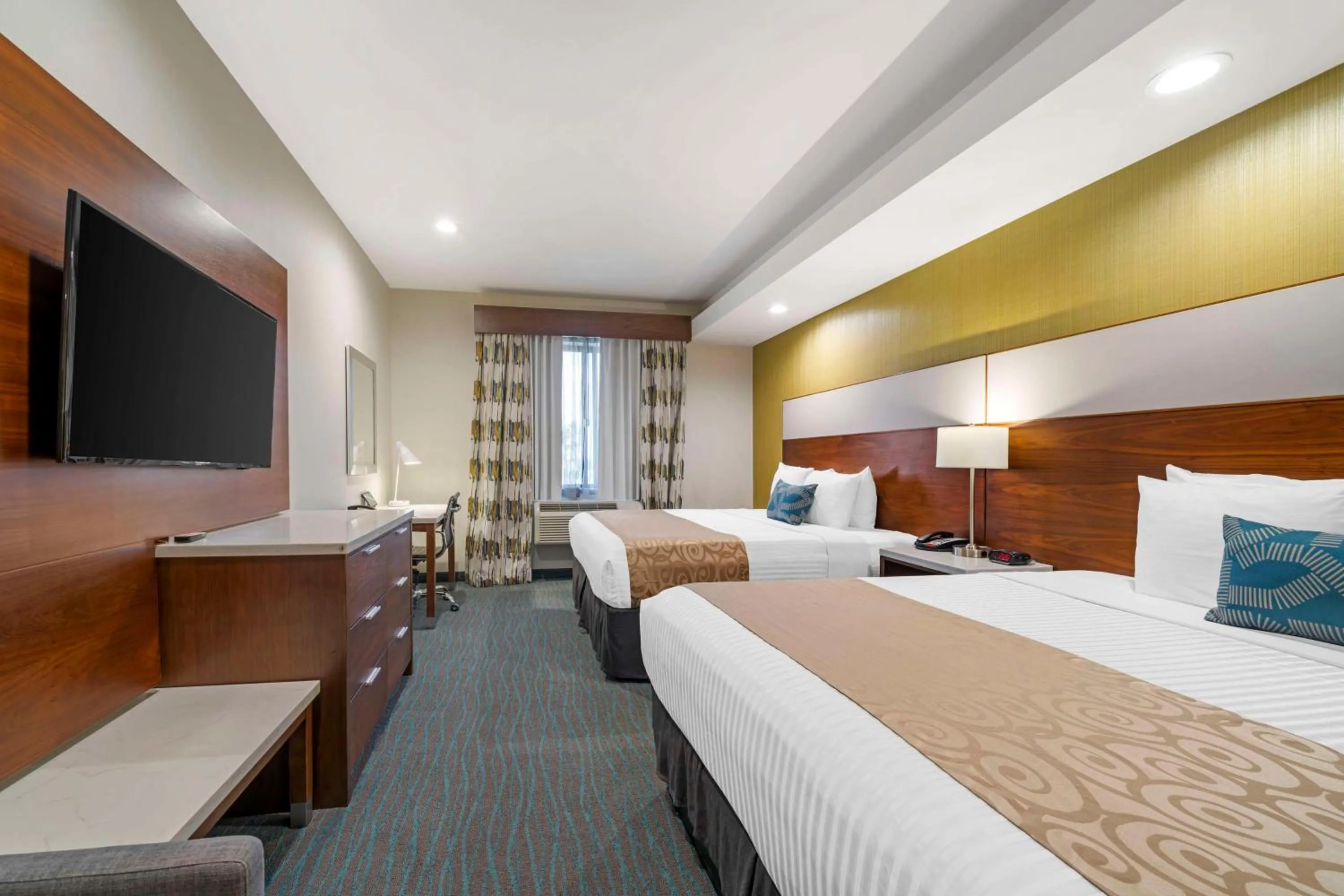 Queen Room with Two Queen Beds - Non-Smoking in Best Western Plus Gardena-Los Angeles Inn & Suites