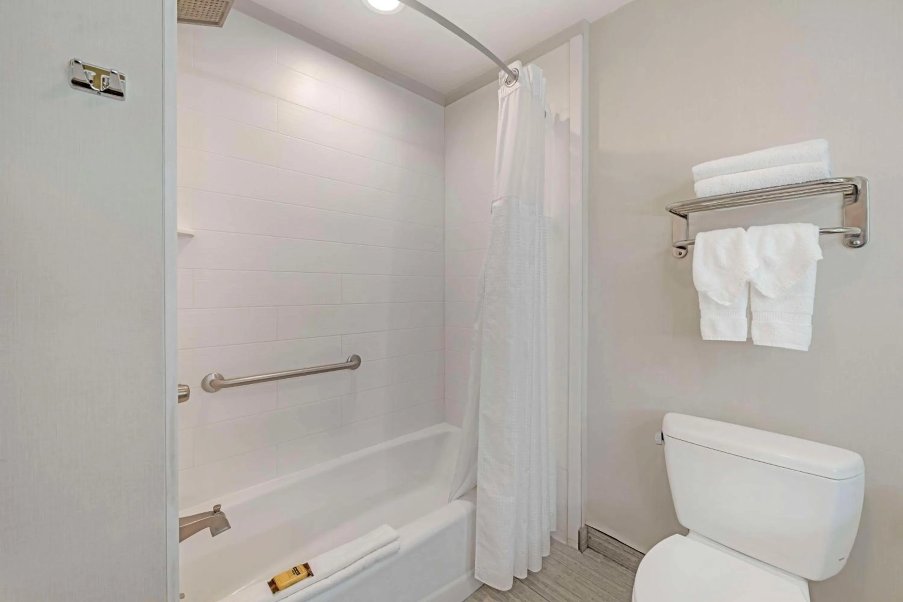 King Room with Two King Beds - Non-Smoking in Best Western Plus Gardena-Los Angeles Inn & Suites