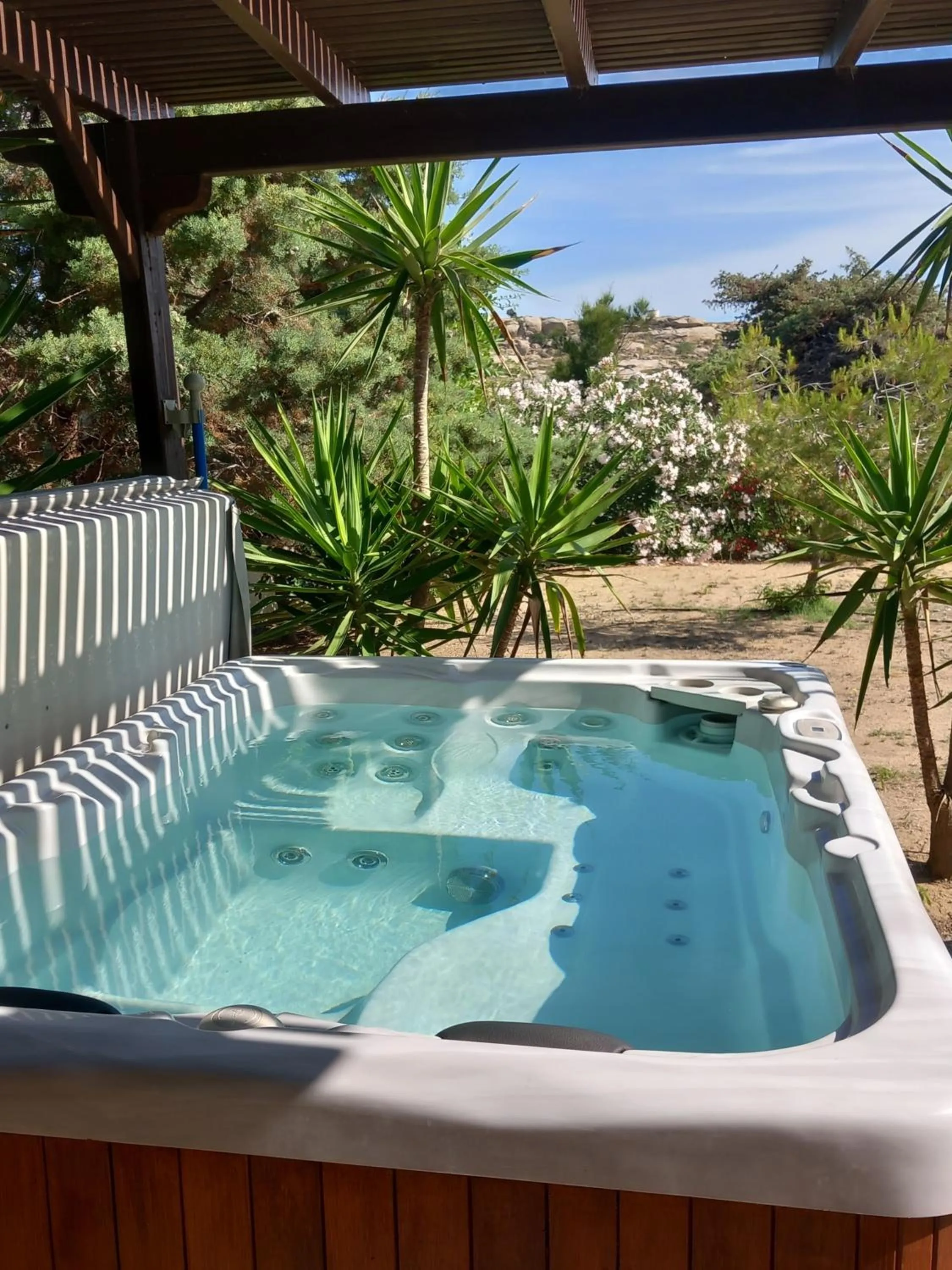 Residence Sea View with Outdoor Hot Tub. in Kedros Villas