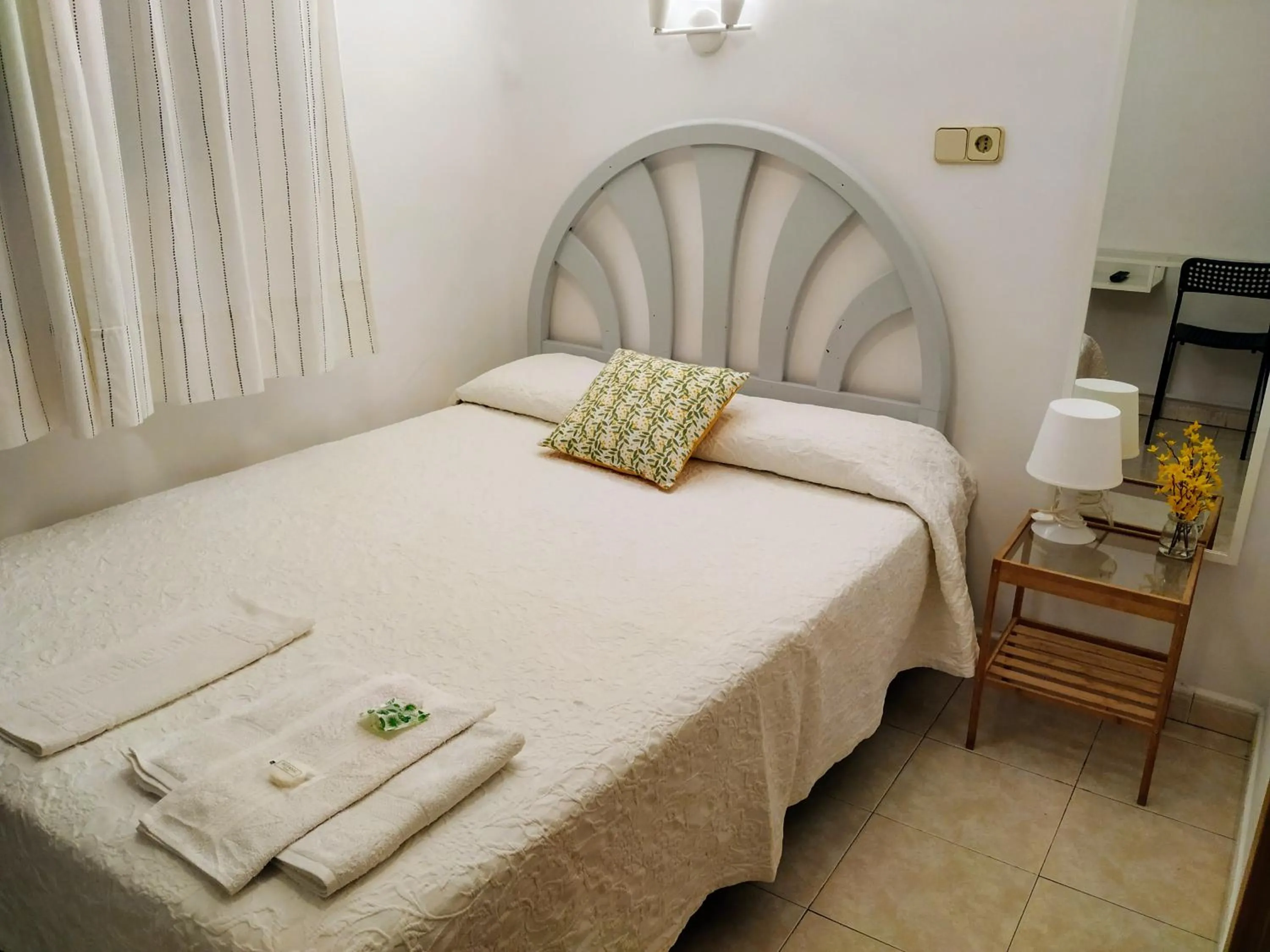 Single Room in Hostal Abitum Madrid