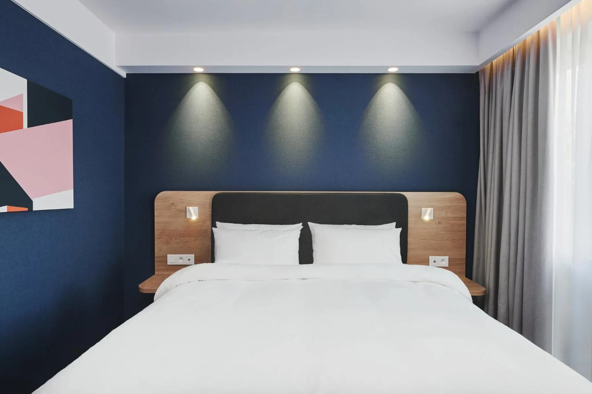 Standard Queen Room with Free Breakfast - Top Floor in Holiday Inn Express Lublin by IHG