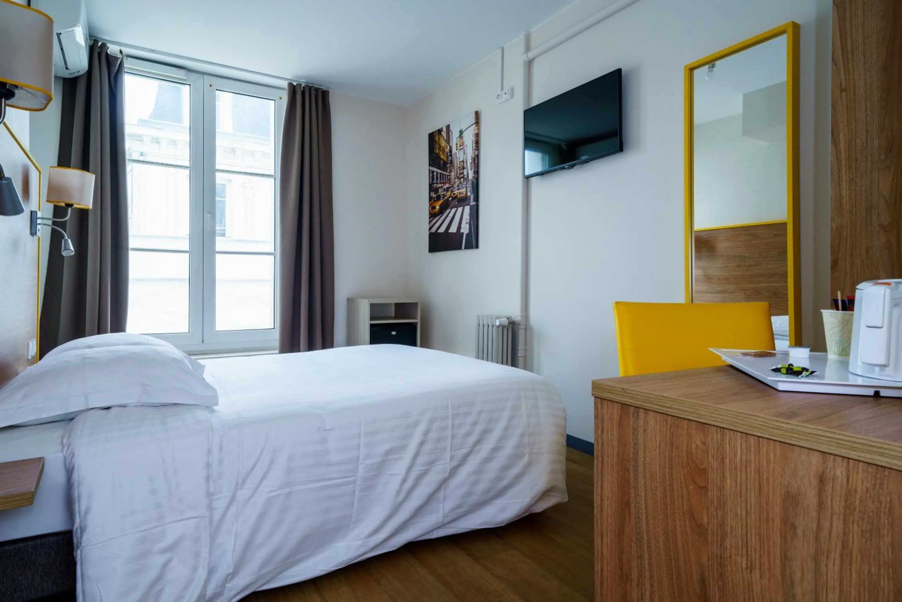 Standard Double Room in Logis Le Grand Hotel