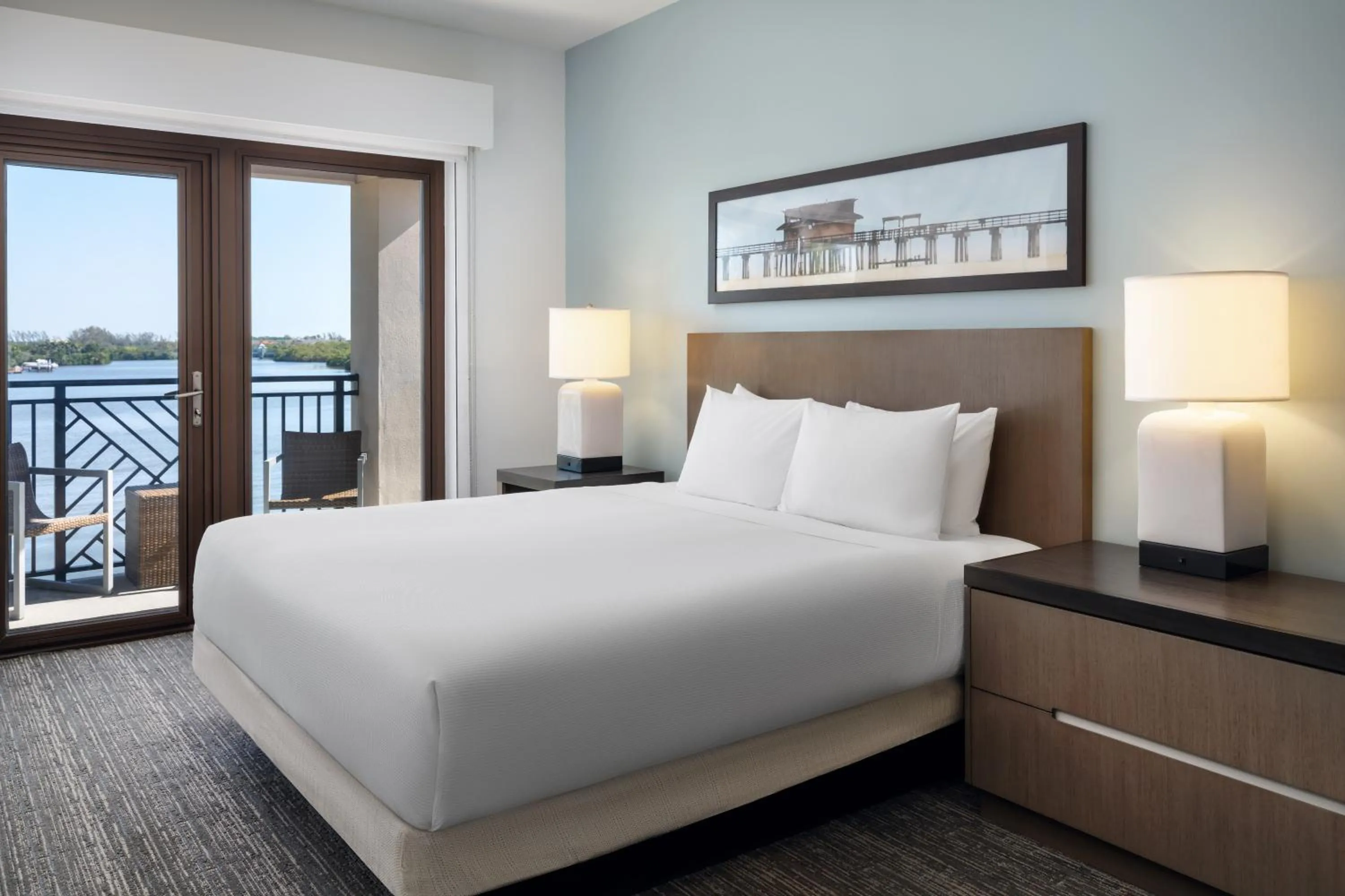 One-Bedroom King Suite with Kitchen and View in Hyatt House Naples 5th Avenue