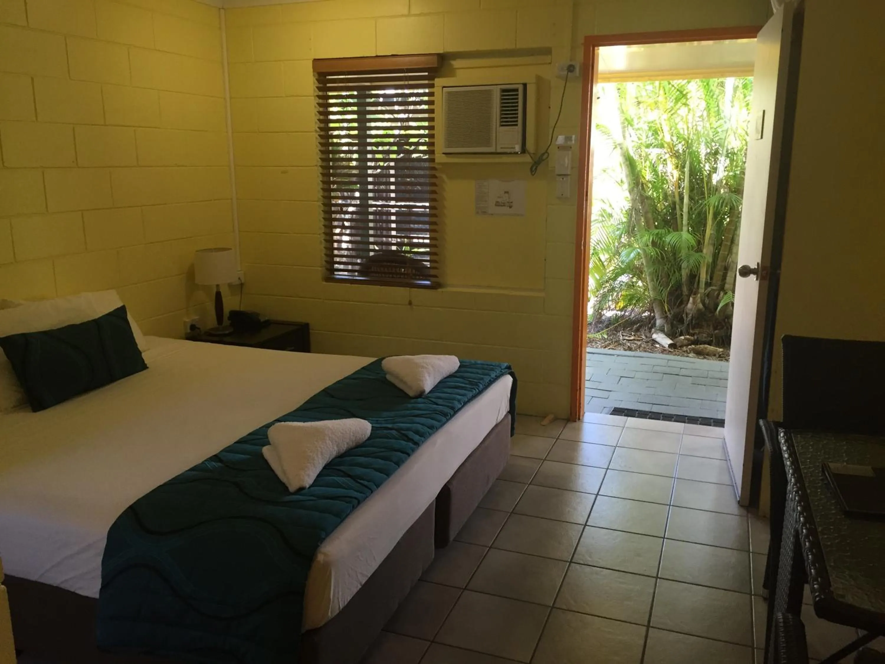 Standard Queen Room - single occupancy in Wongai Beach Hotel
