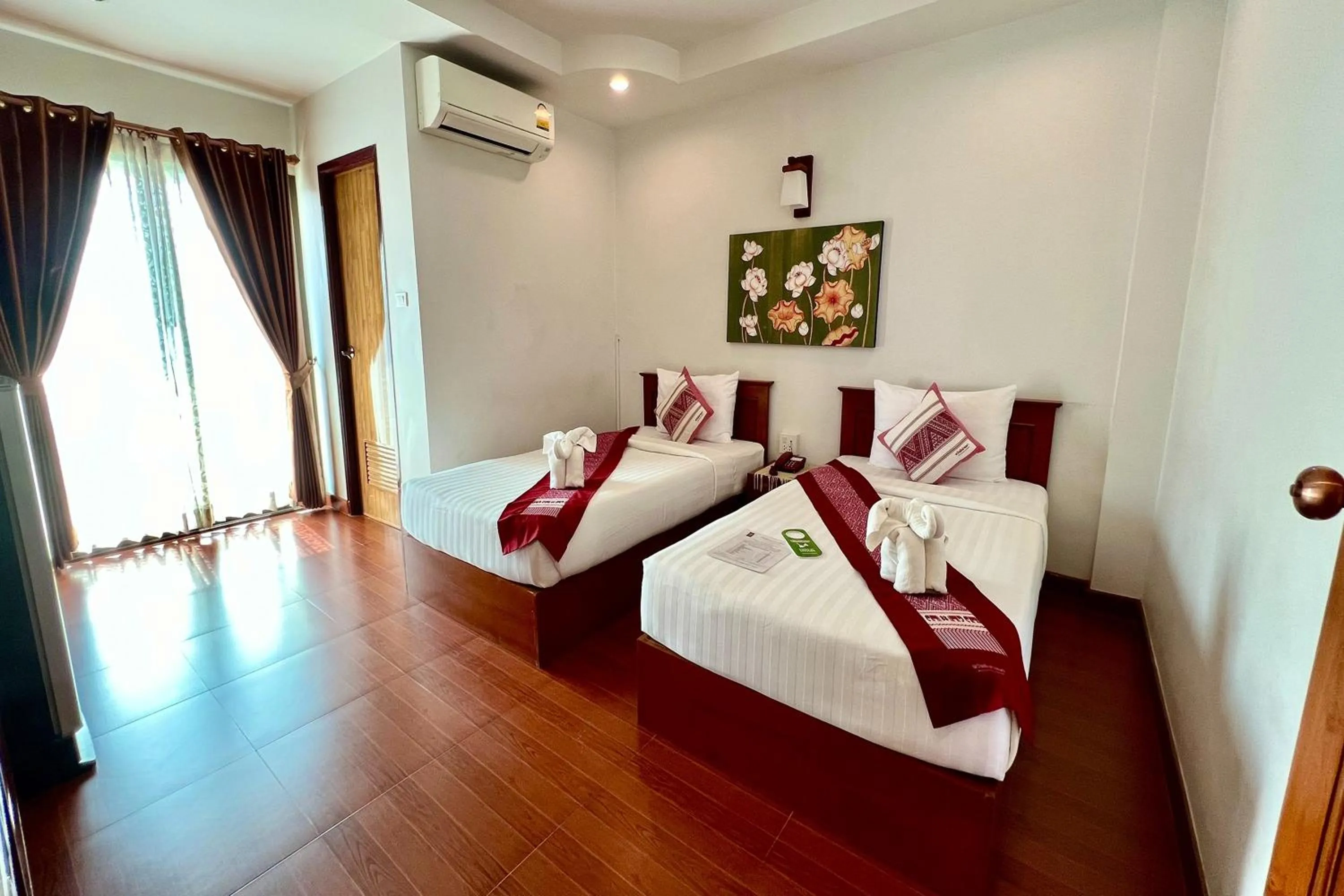 Superior Twin Room with City View in Sawadeelanna Hotel
