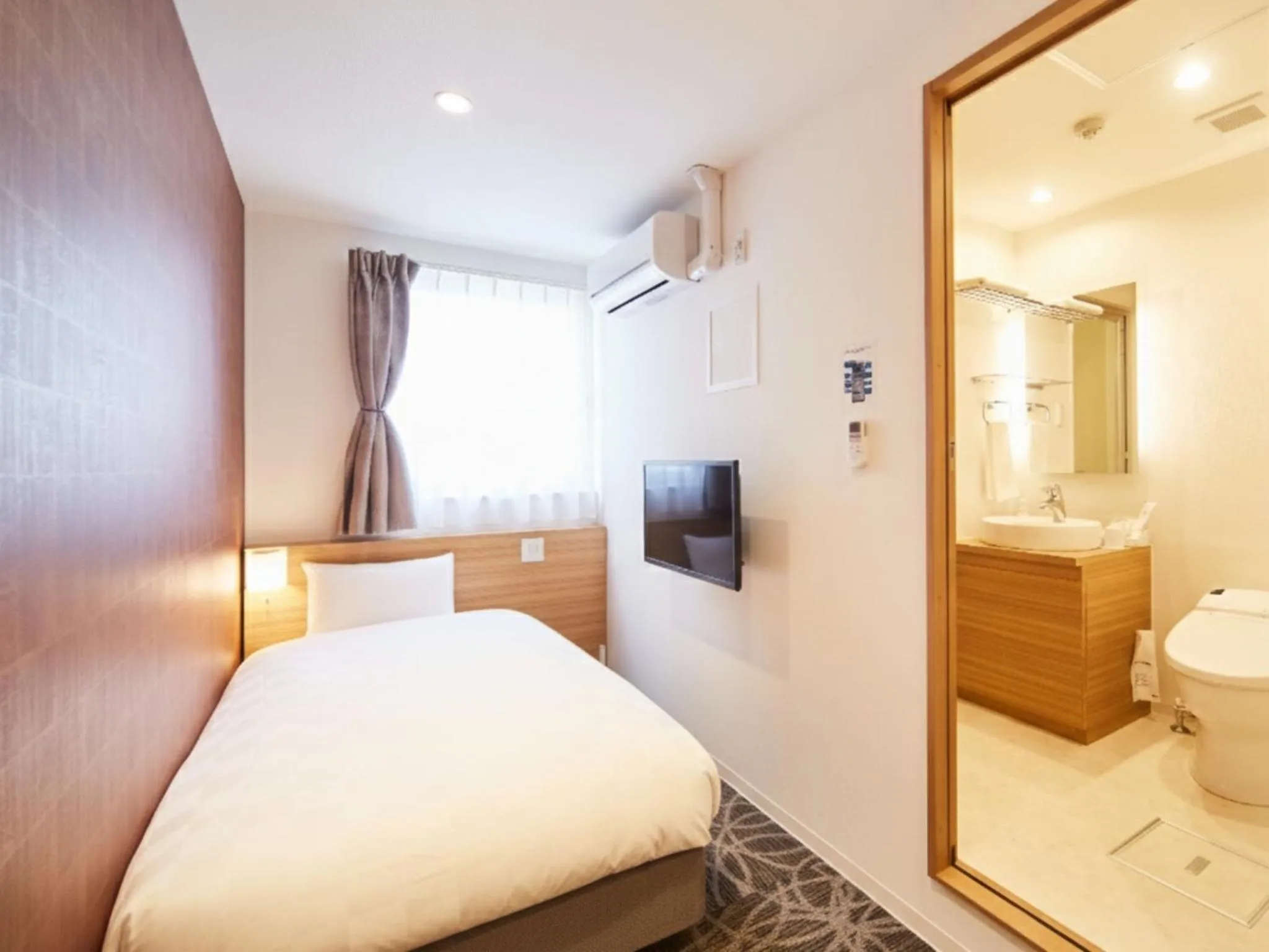 Small Single Room - single occupancy in Sakura Garden Hotel