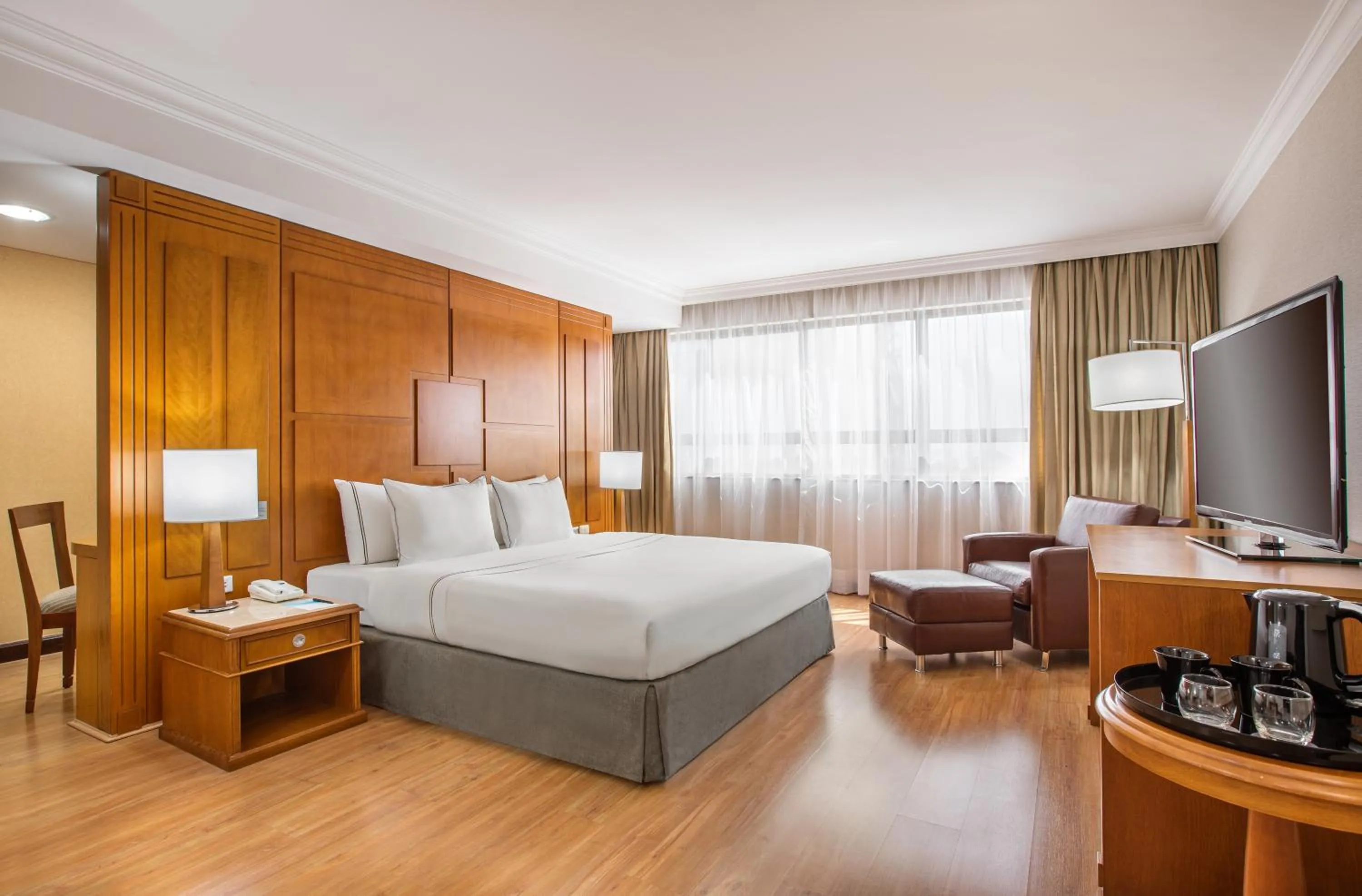 Deluxe King Room - single occupancy in Meliá Brasil 21