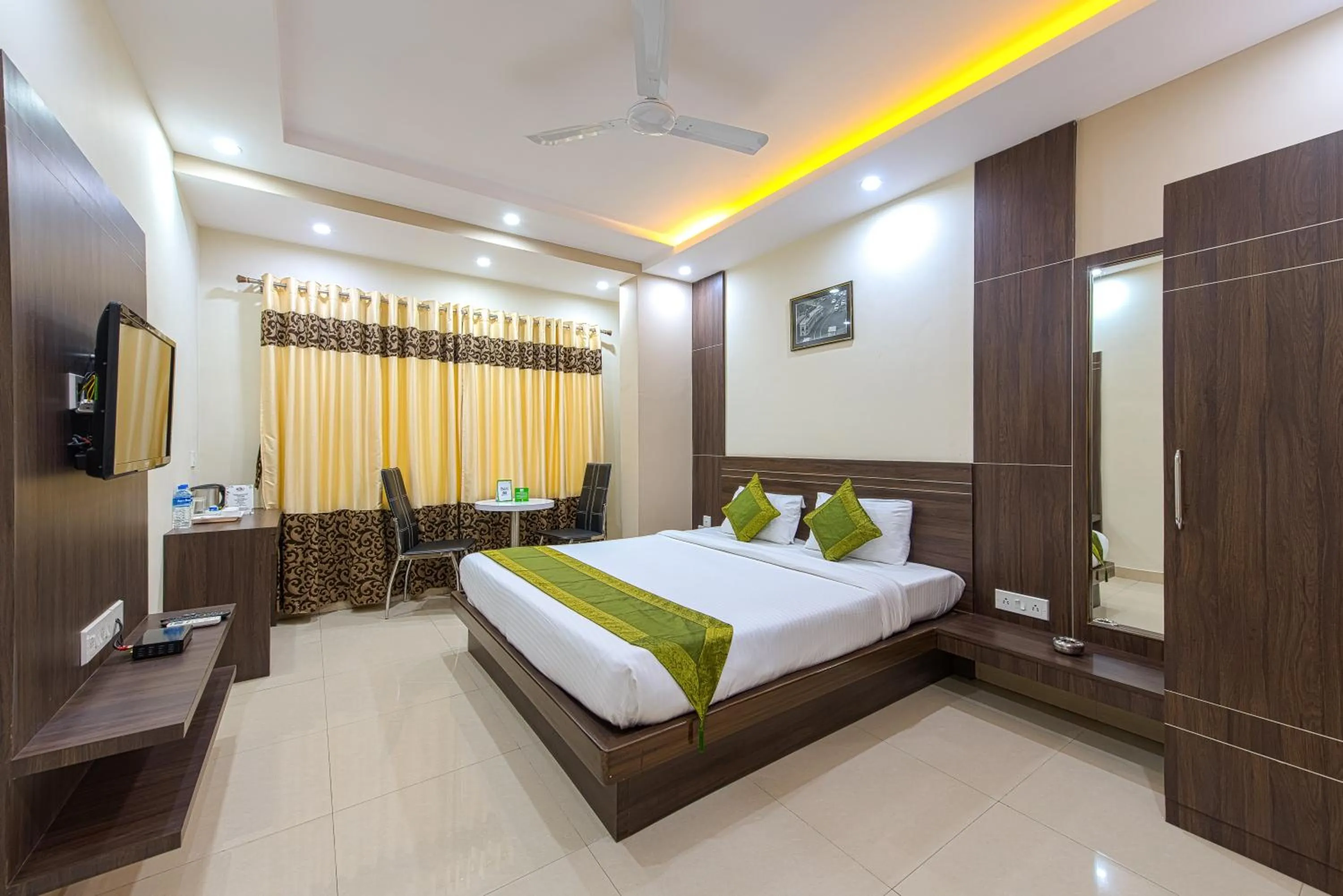 Standard Room - single occupancy in Treebo Globe International, Near Kalighat Mandir