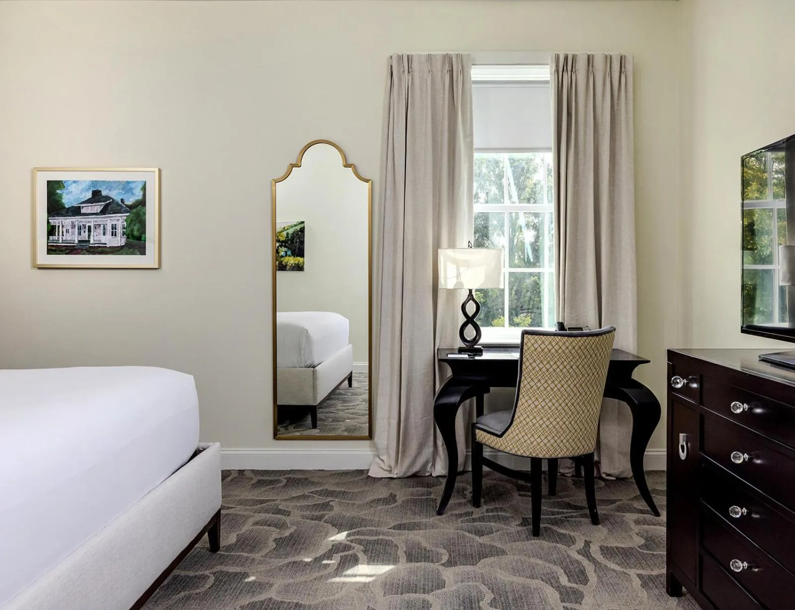 Deluxe King Room in The Mayton