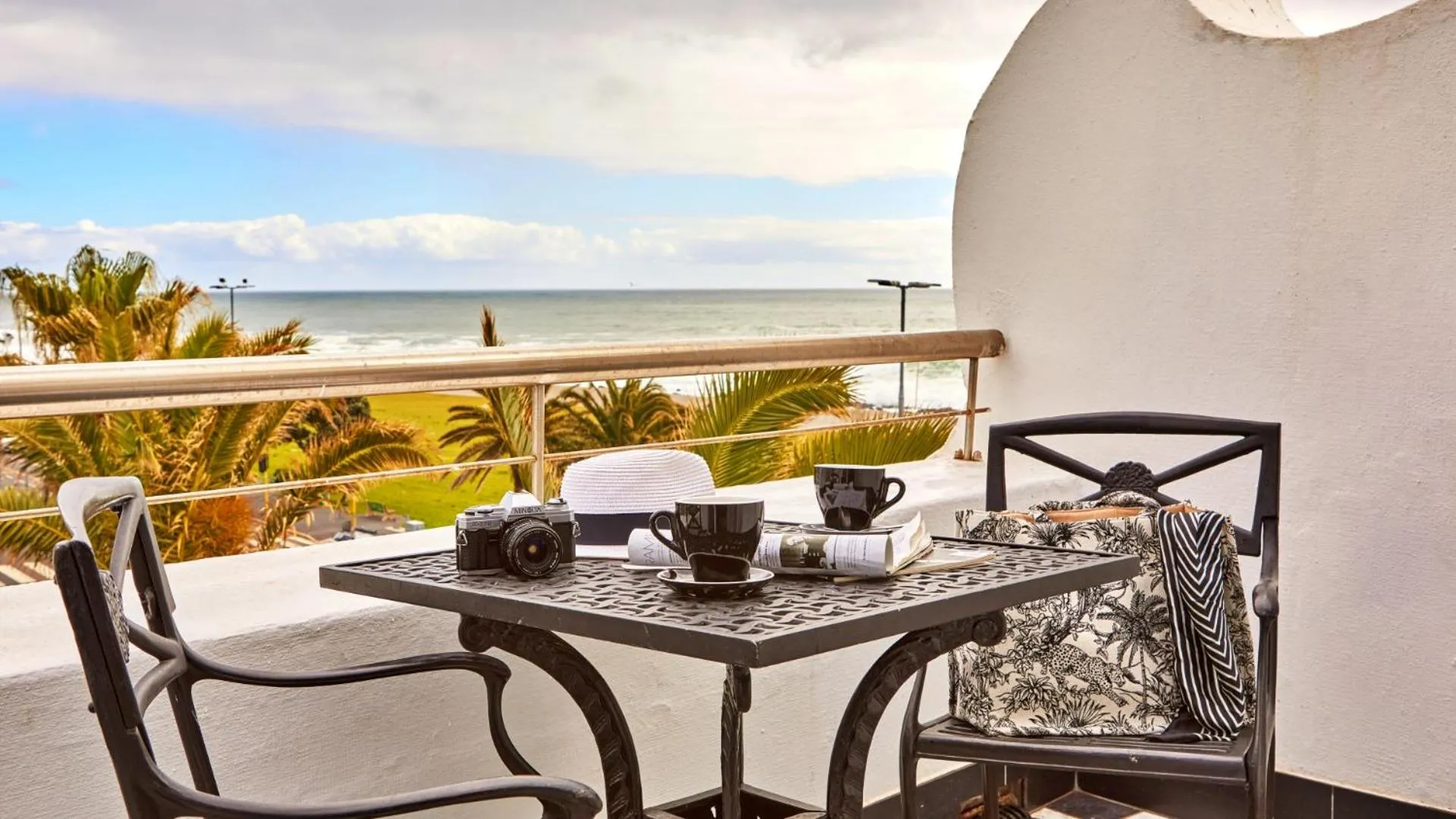 Luxury Balcony Suite in The Winchester Hotel by NEWMARK