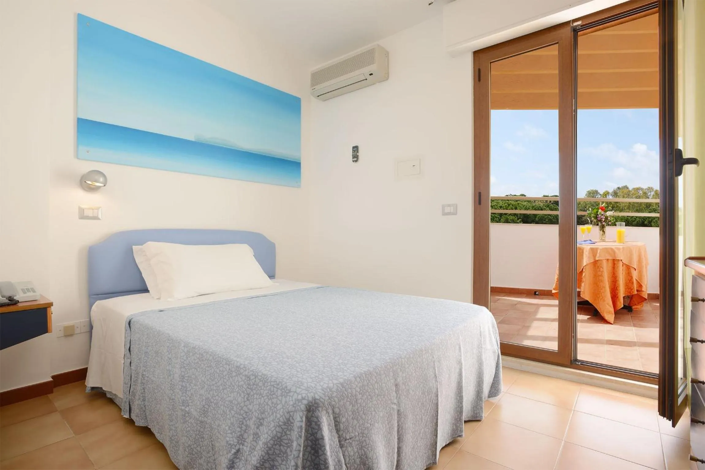 Single Room in Hotel Oasis